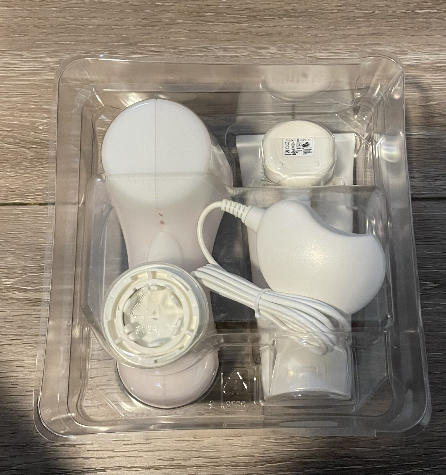 Clarisonic Mia 2 Sonic Skin Cleansing System-White w/ Extra Head +Gel Cleanser