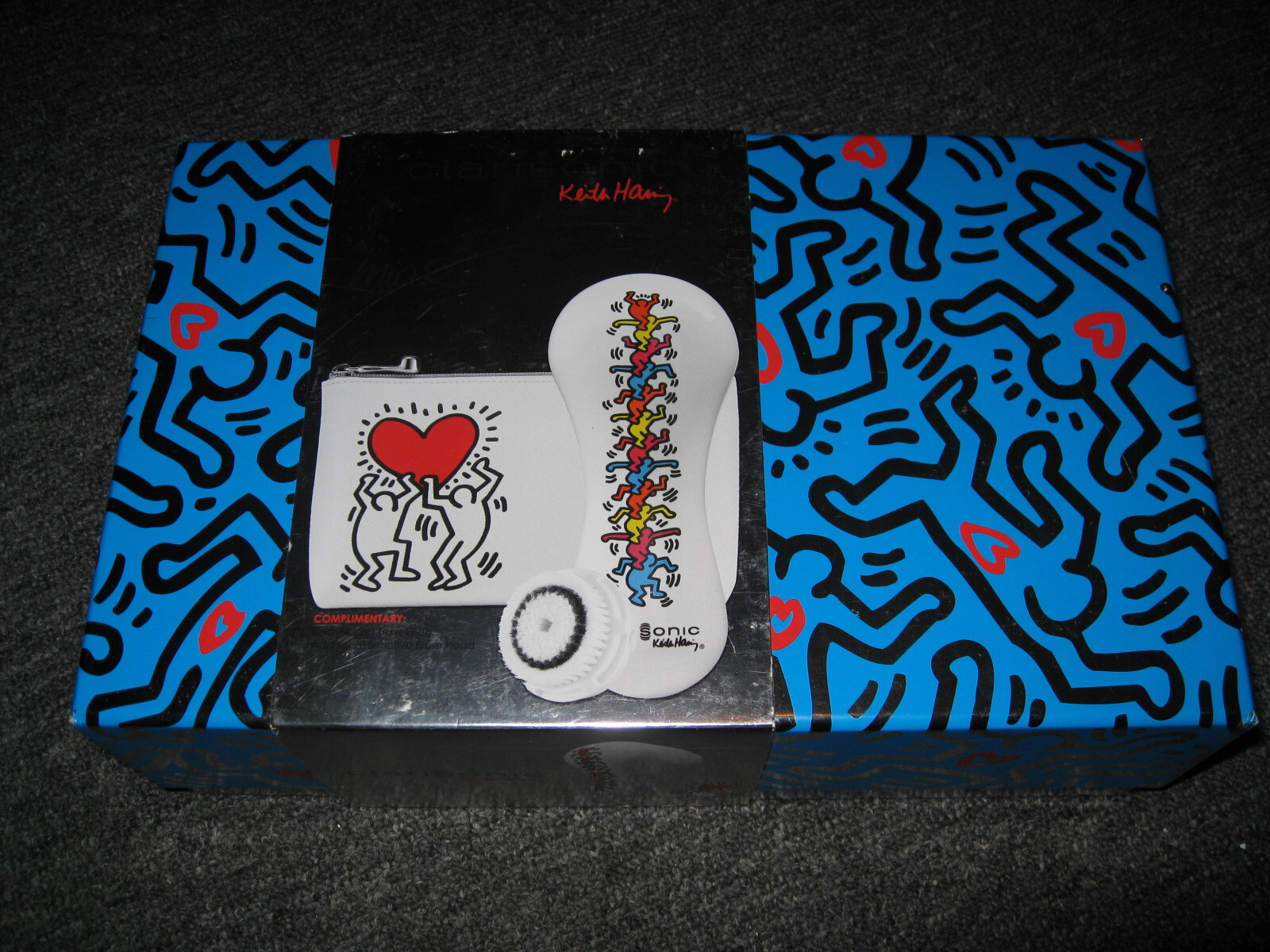 Clarisonic Limited Edition Mia 2/ Keith Haring Love Print/Extra Head& Travel Bag