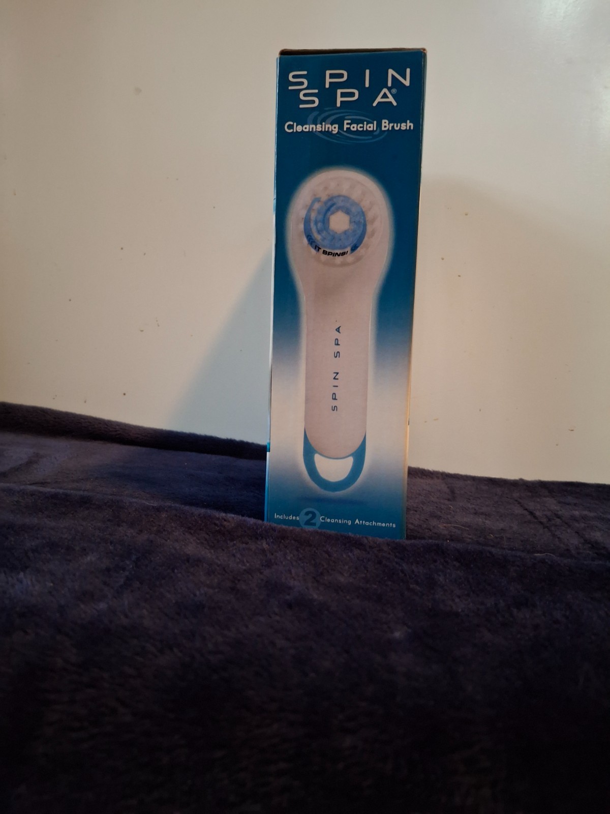 Facial Cleansing Brush New Spin Spa w/ 2 Brushes CLEANS REFRESHES New Open Box