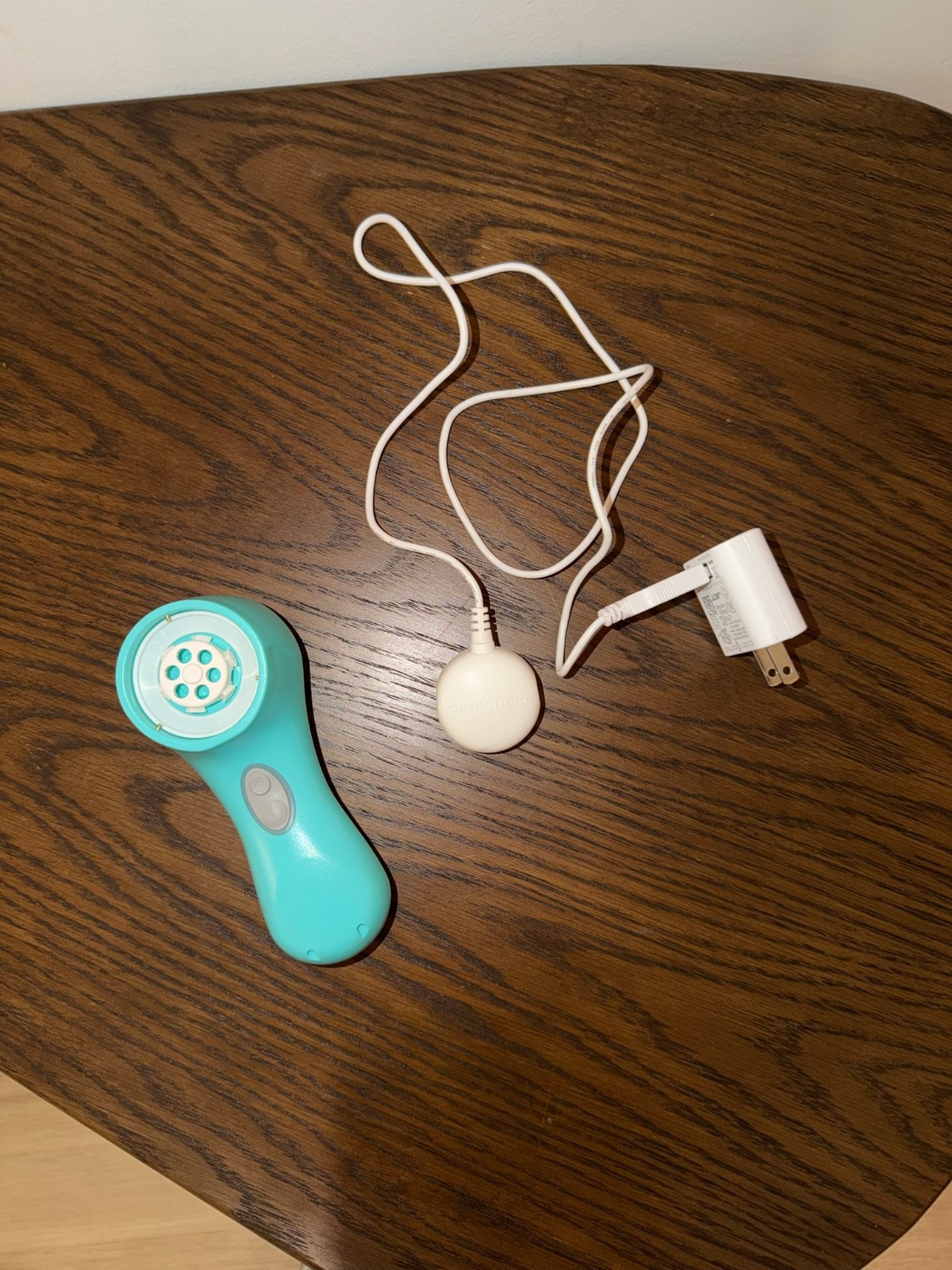 Clarisonic Mia 2 Facial Cleansing Brush w/ Charger Dock