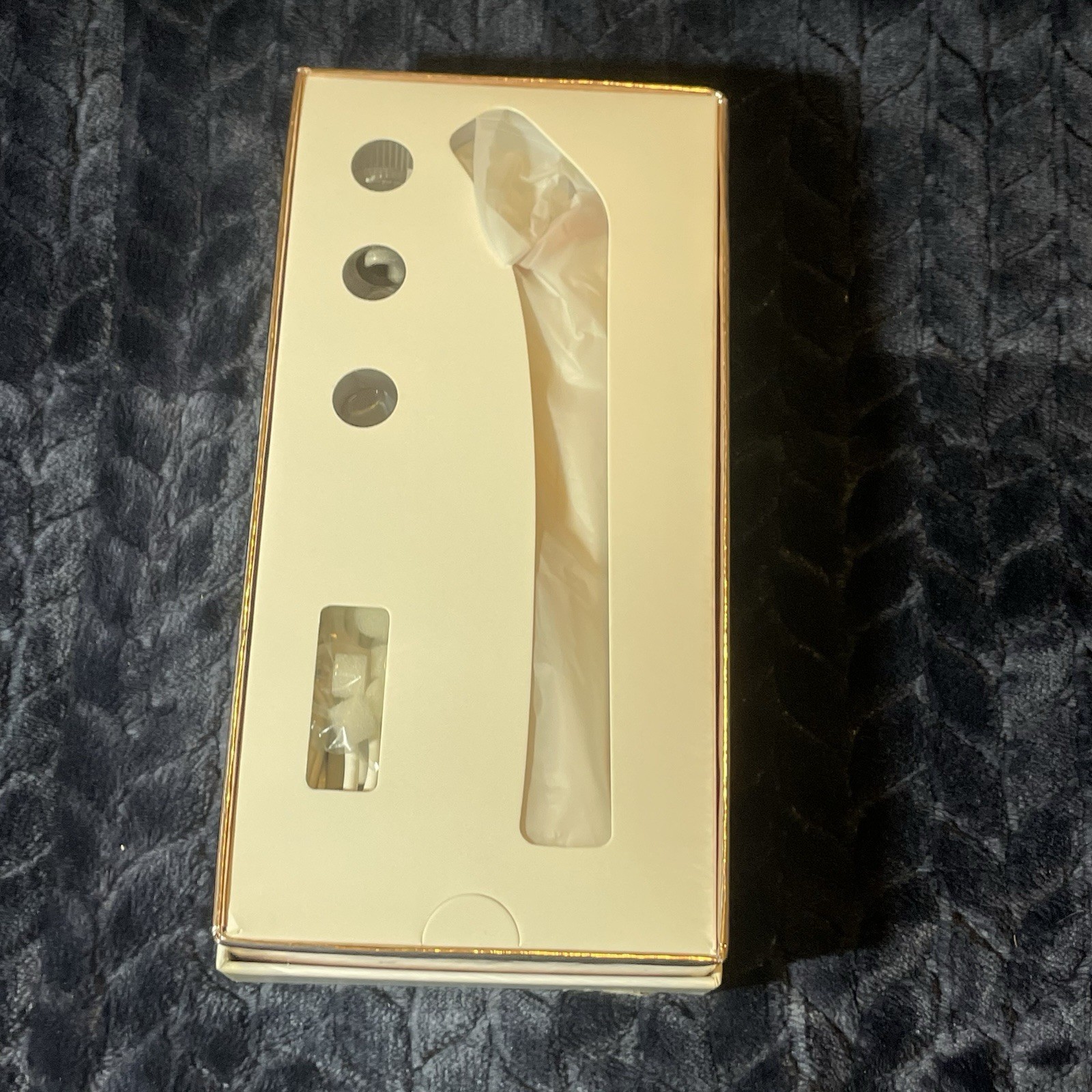 Monat Pore-Cleansing Rechargeable Facial Vacuum with 4 heads NEW in Box