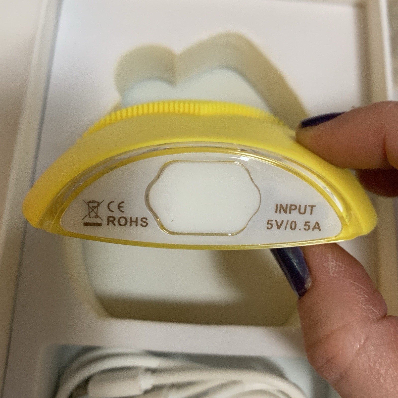 Pop Sonic Leaf Sonic Facial Cleansing Device Waterproof Silicone Yellow Open Box