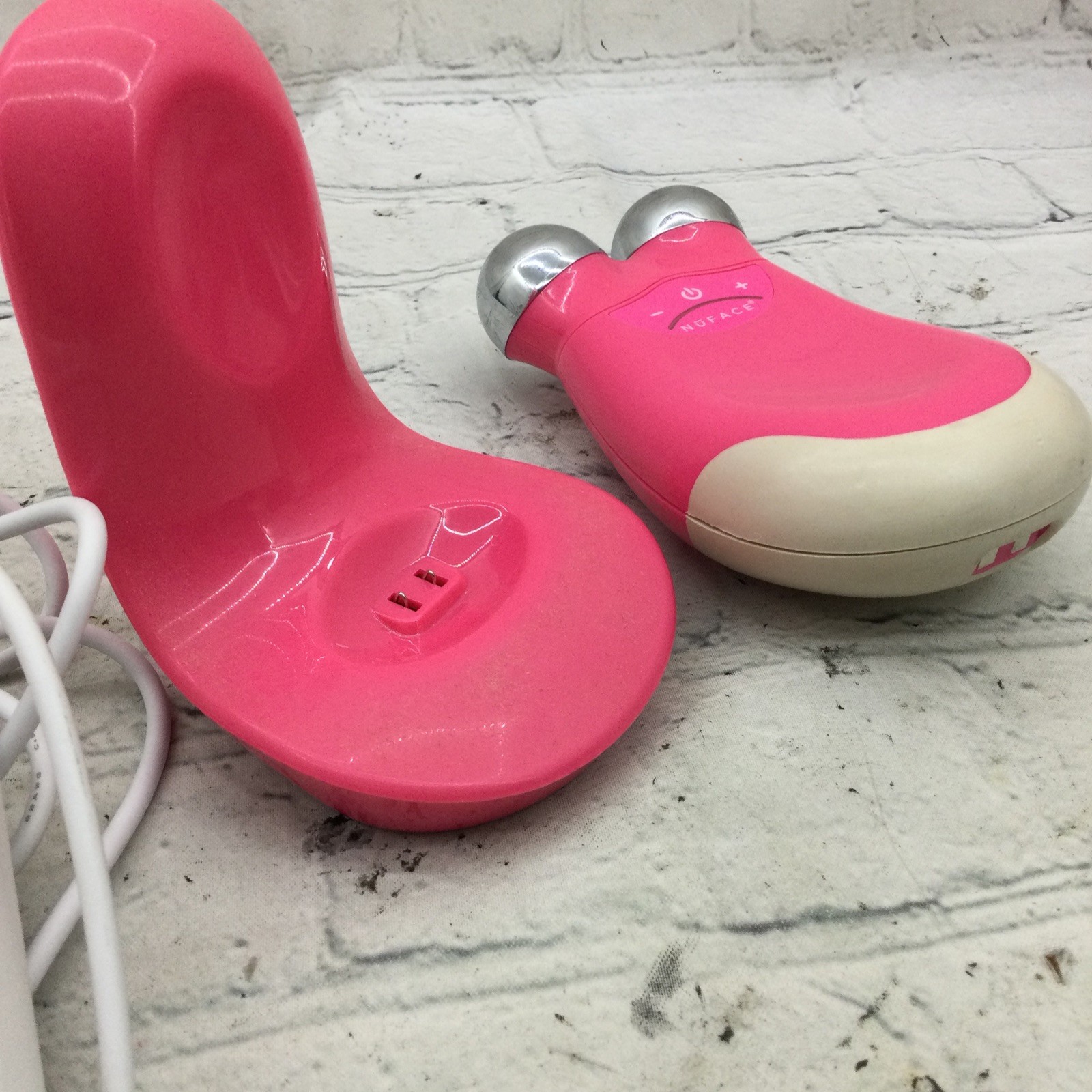 NuFACE Trinity Facial Toning Device- For Parts Or Repair