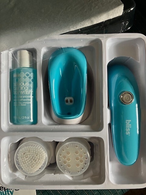 Bliss Sweeping Beauty Sonic Facial Cleansing Device Tool Fabulous Foaming Face