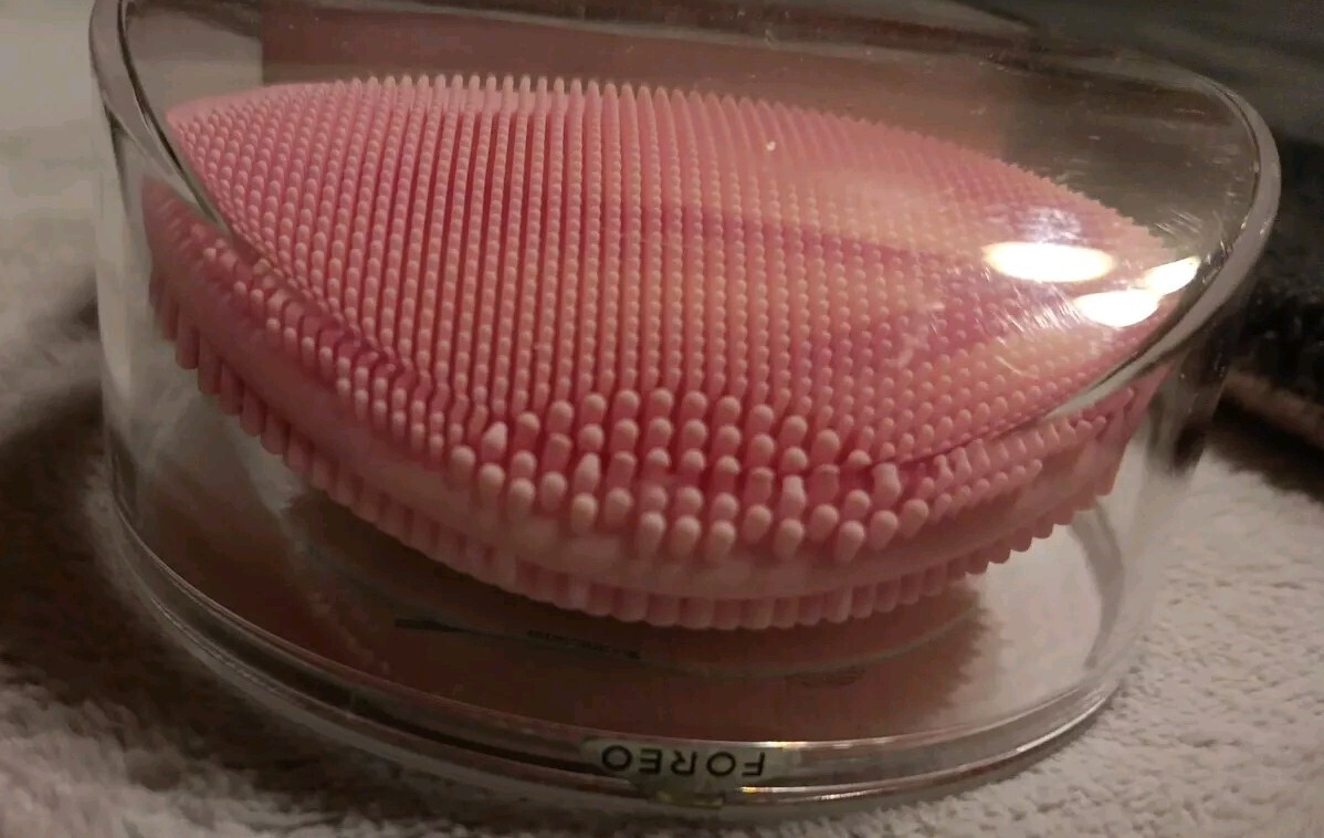 Foreo Luna Mini 2 Facial Cleansing Brush – Pearl Pink