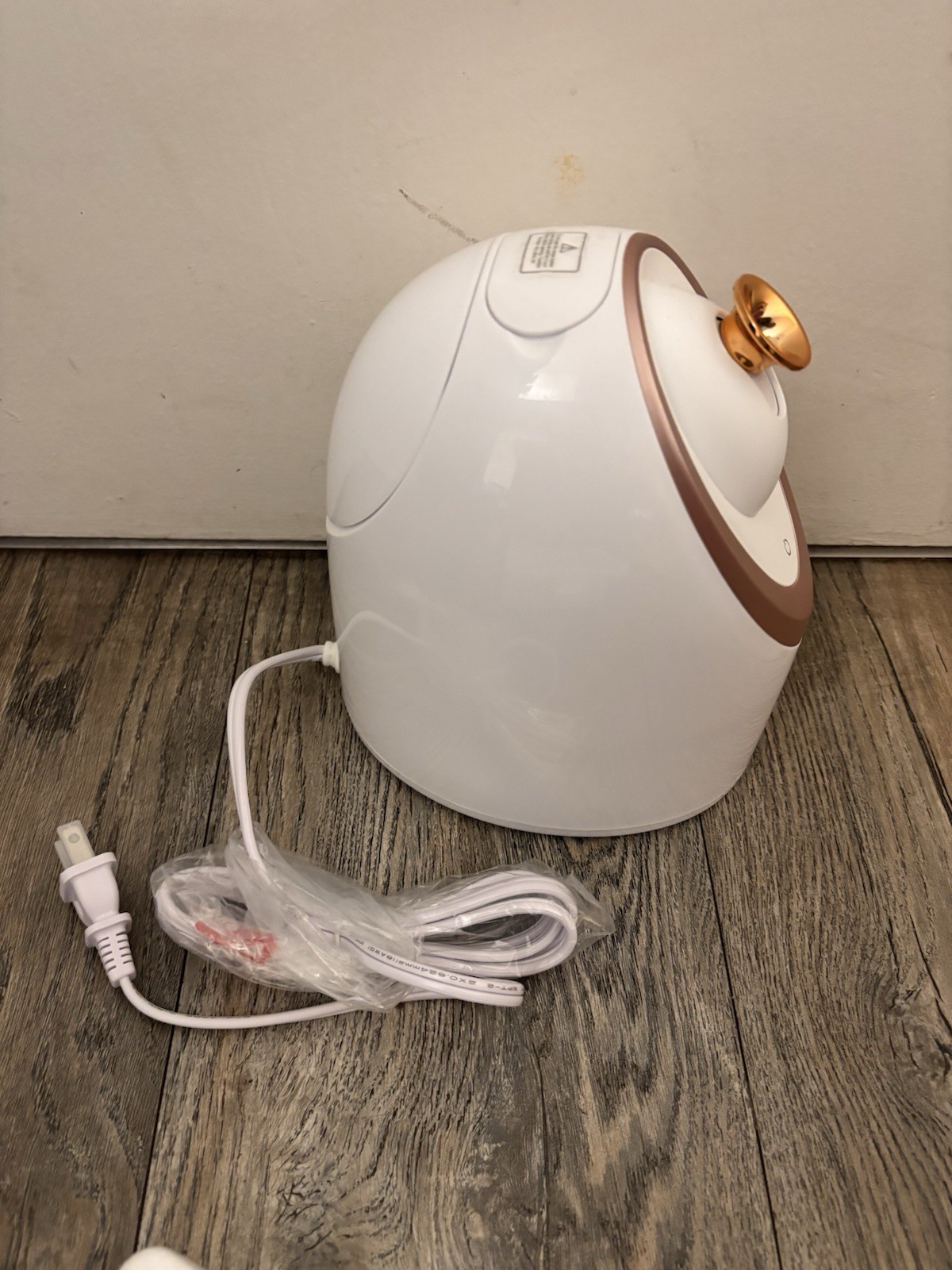 Senia Hot and Cold Smart Facial Steamer Aromatherapy Facial Steamer – USED ONCE