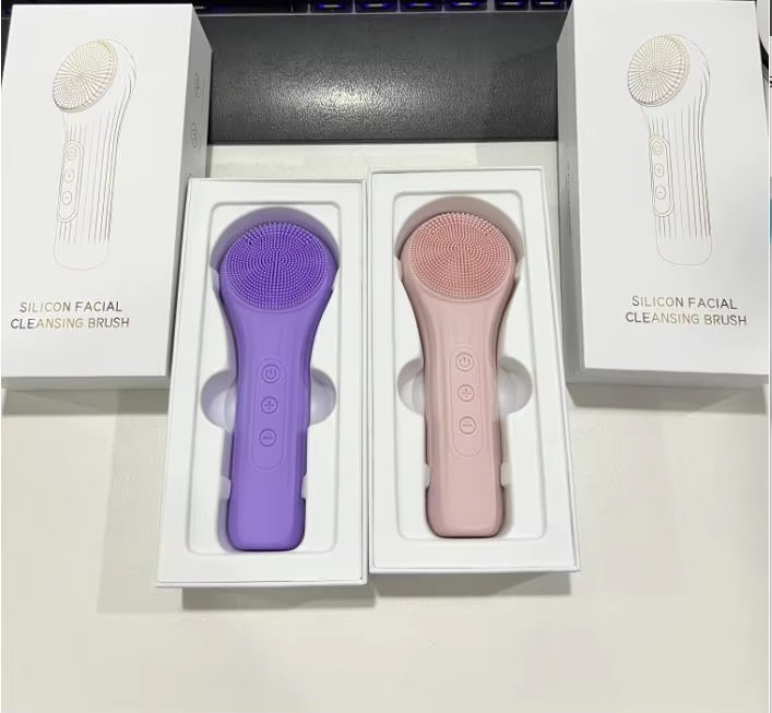 Hot Selling Electric Waterproof Silicone Facial Cleansing Brush For Women & Men