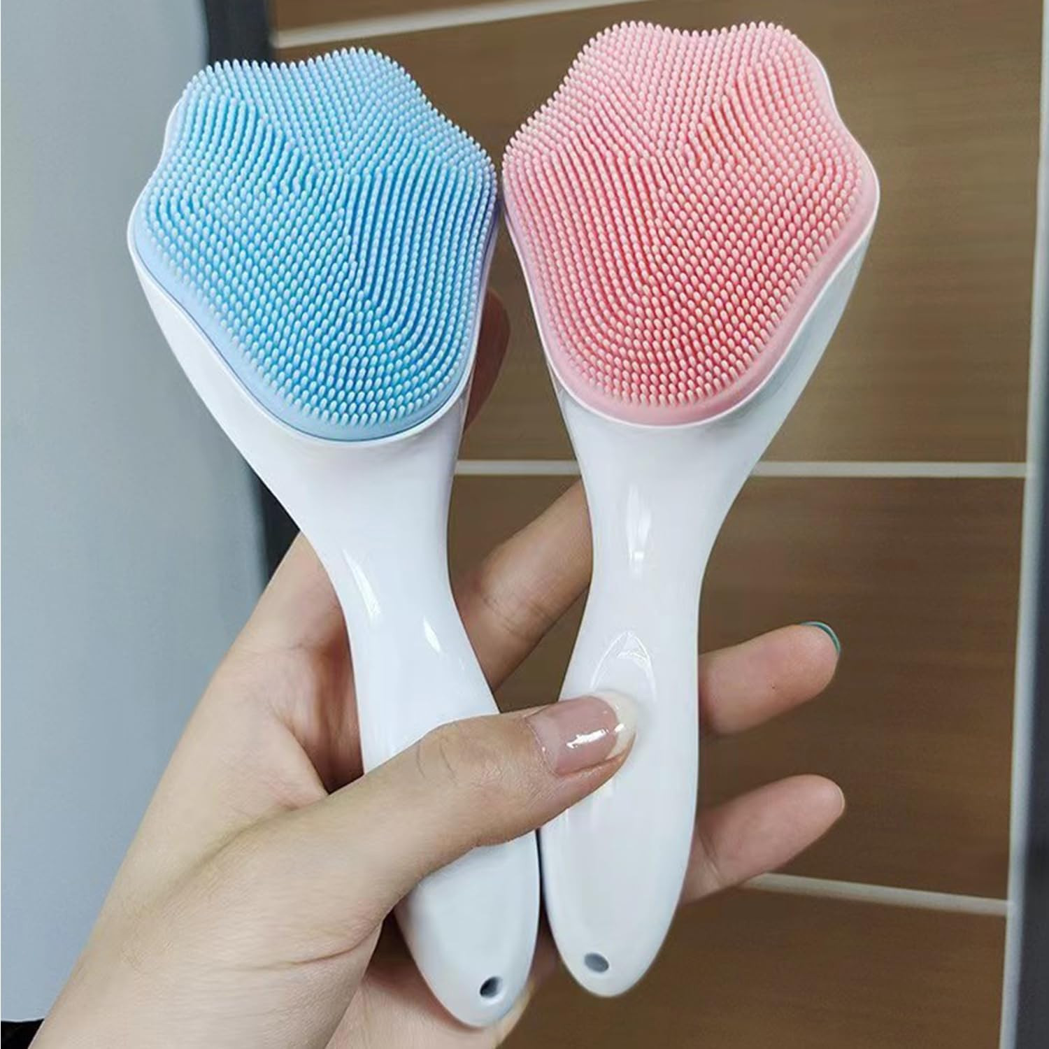 Silicone Face Scrubber and Exfoliator Brush – Facial Cleansing Brush for Blackhe