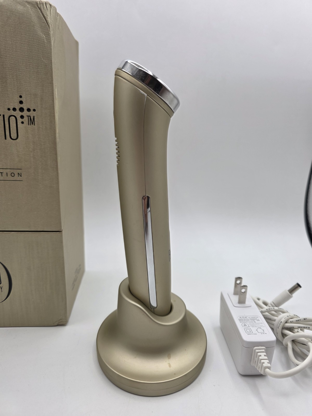 Perfectio Plus Gold Edition by Zero Gravity: Anti-Aging Skincare Light Therapy