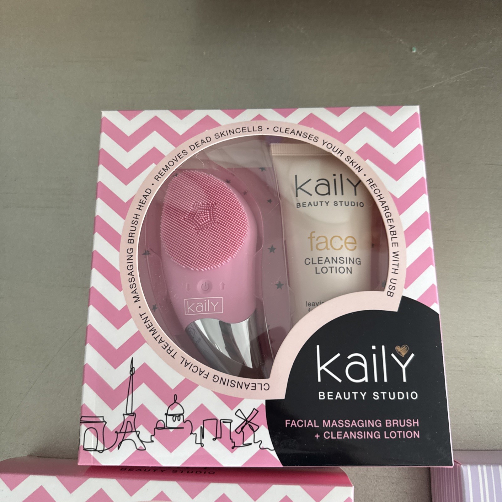 Set of 2 Kaily Beauty Studio Facial Massaging Brush & Lotion & 1 Face Mask Pack