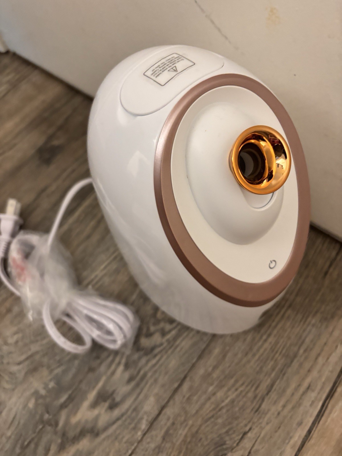 Senia Hot and Cold Smart Facial Steamer Aromatherapy Facial Steamer – USED ONCE