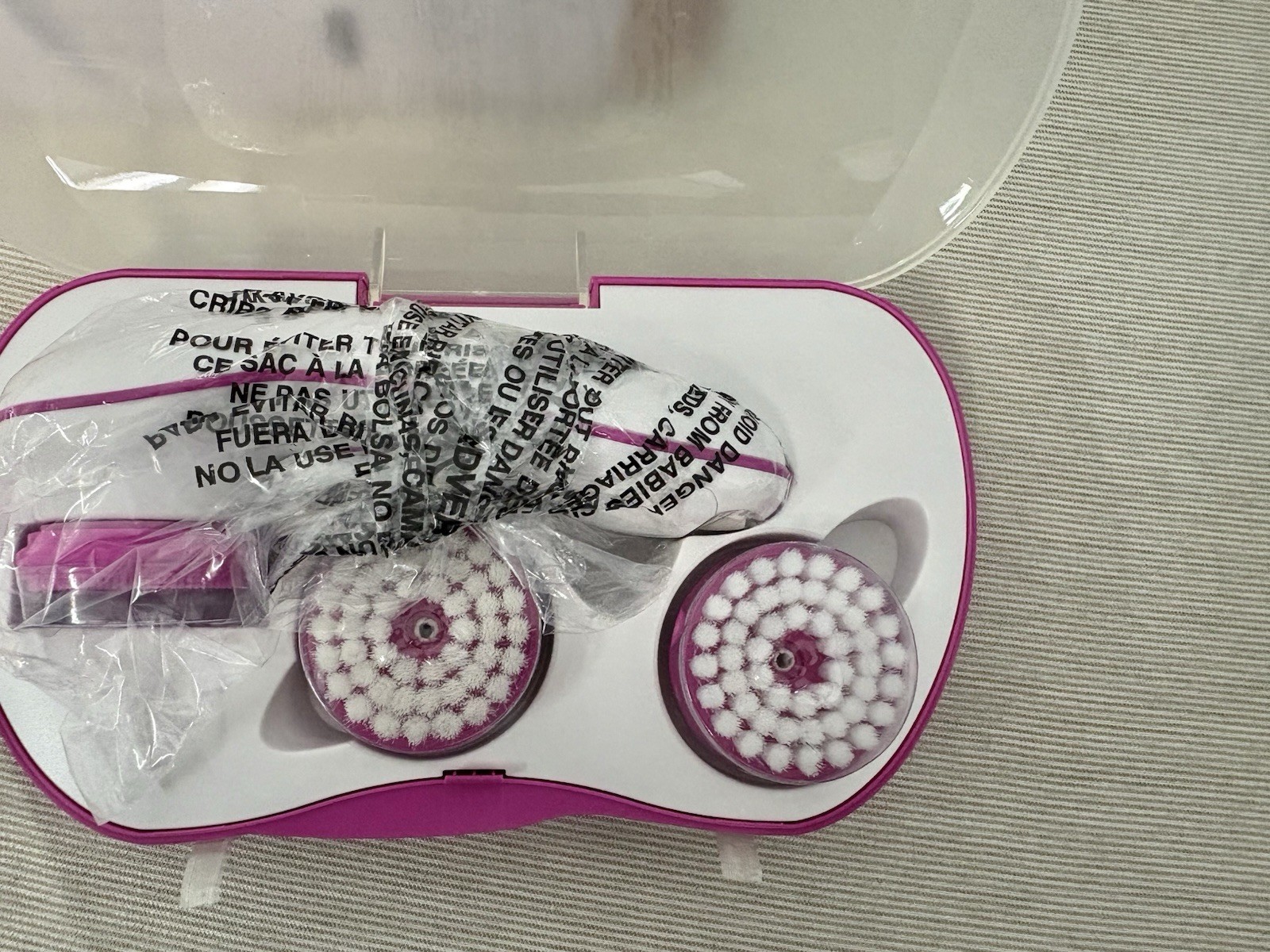 Conair True Glow Electric Facial Brush Battery Operated Beauty Kit w/ Case