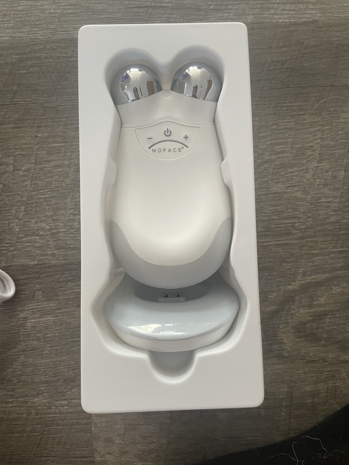 Nuface Trinity Advanced Facial Toning Device Tone Lift And Contour Anti Aging