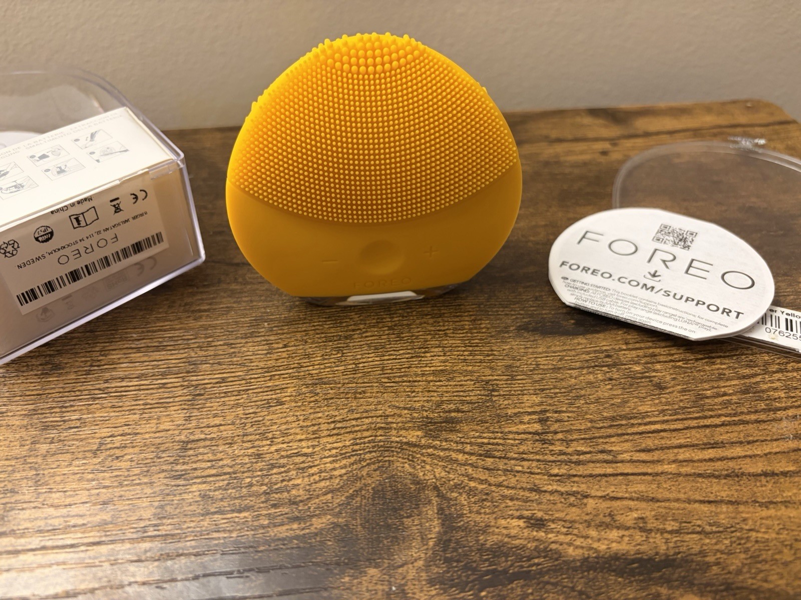 FOREO LUNA Mini 2 Silicone Facial Cleanser Yellow Tested Working