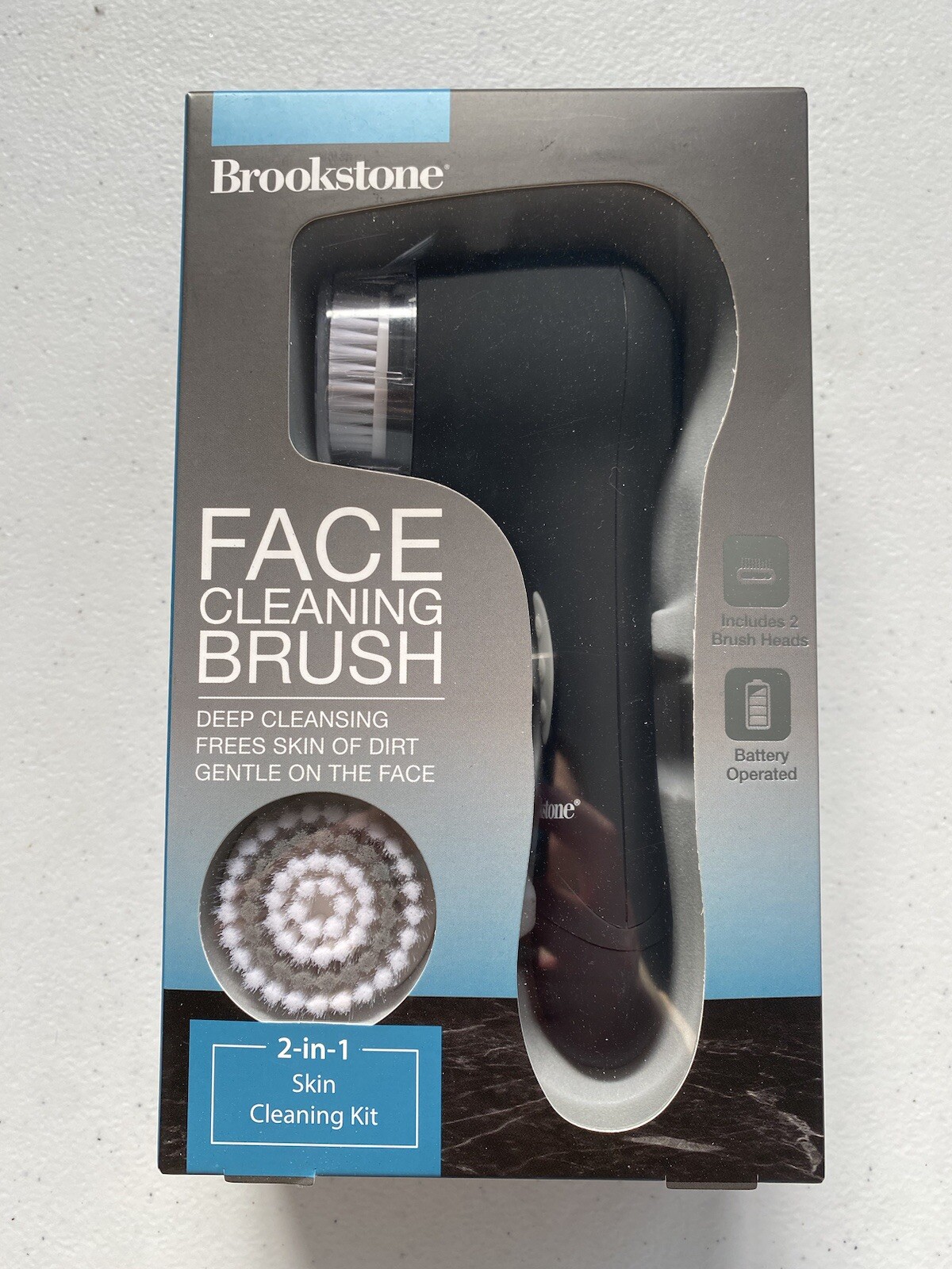 New BROOKSTONE Face Cleaing Brush 2 IN 1 Skin Cleaning Kit – BATTERIES INCLUDED