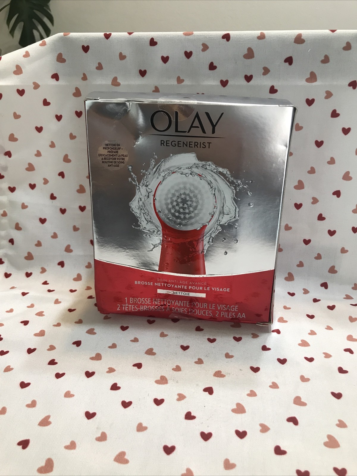 Olay Regenerist Facial Cleansing brush New/ Sealed Box Little Damaged.