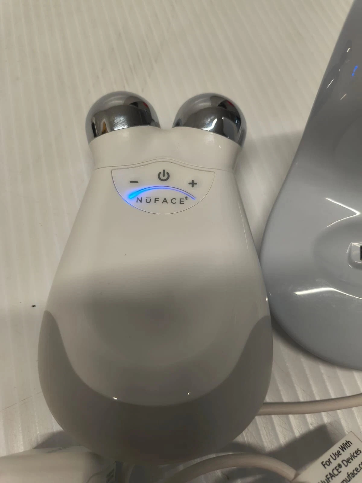 NuFACE Trinity Mini Facial Toning Device White With Charging Dock/Power Adapter