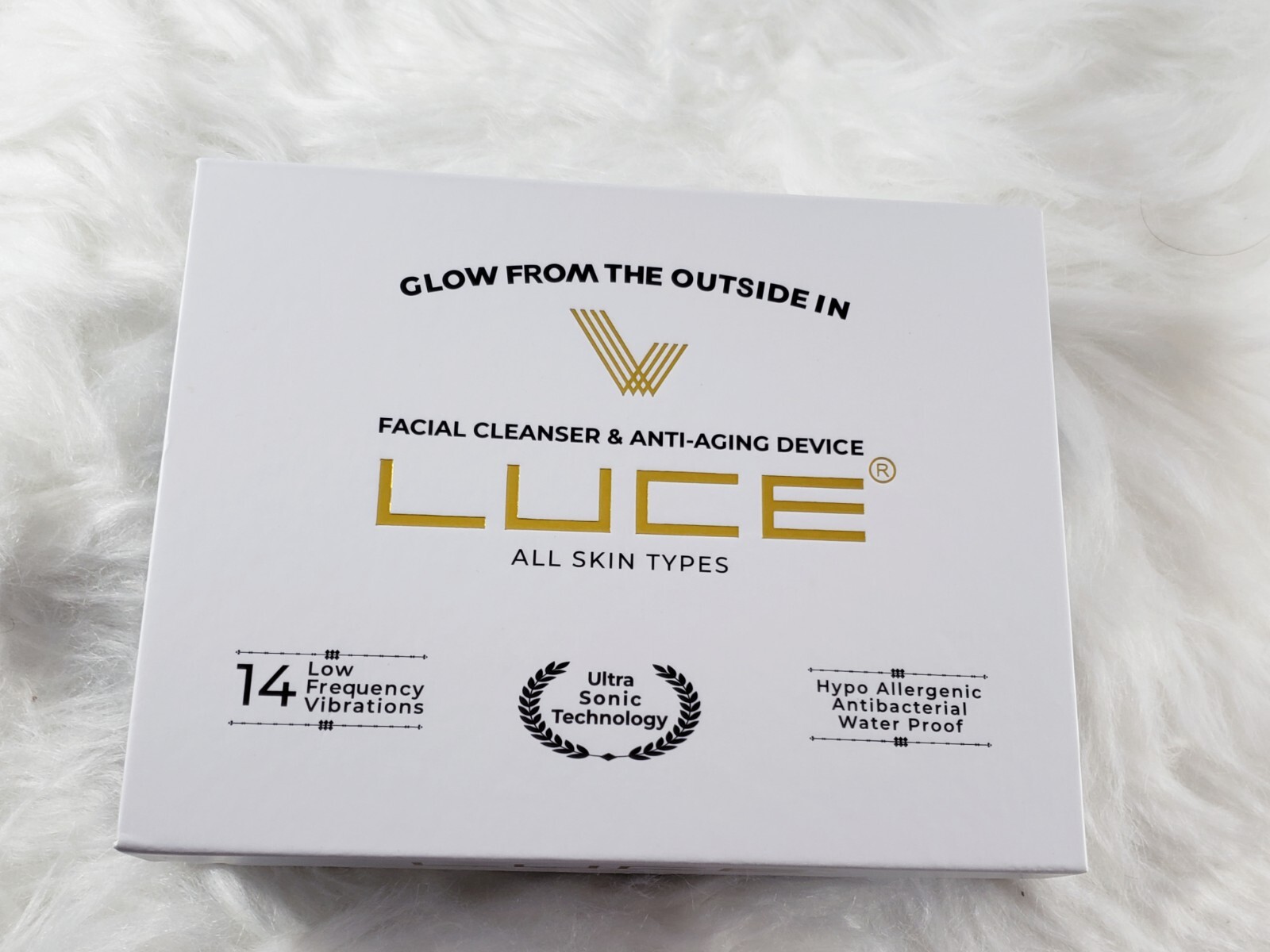 LUCE BEAUTY LUCE180° Facial Cleansing and Anti-Aging Device in Black retail $102