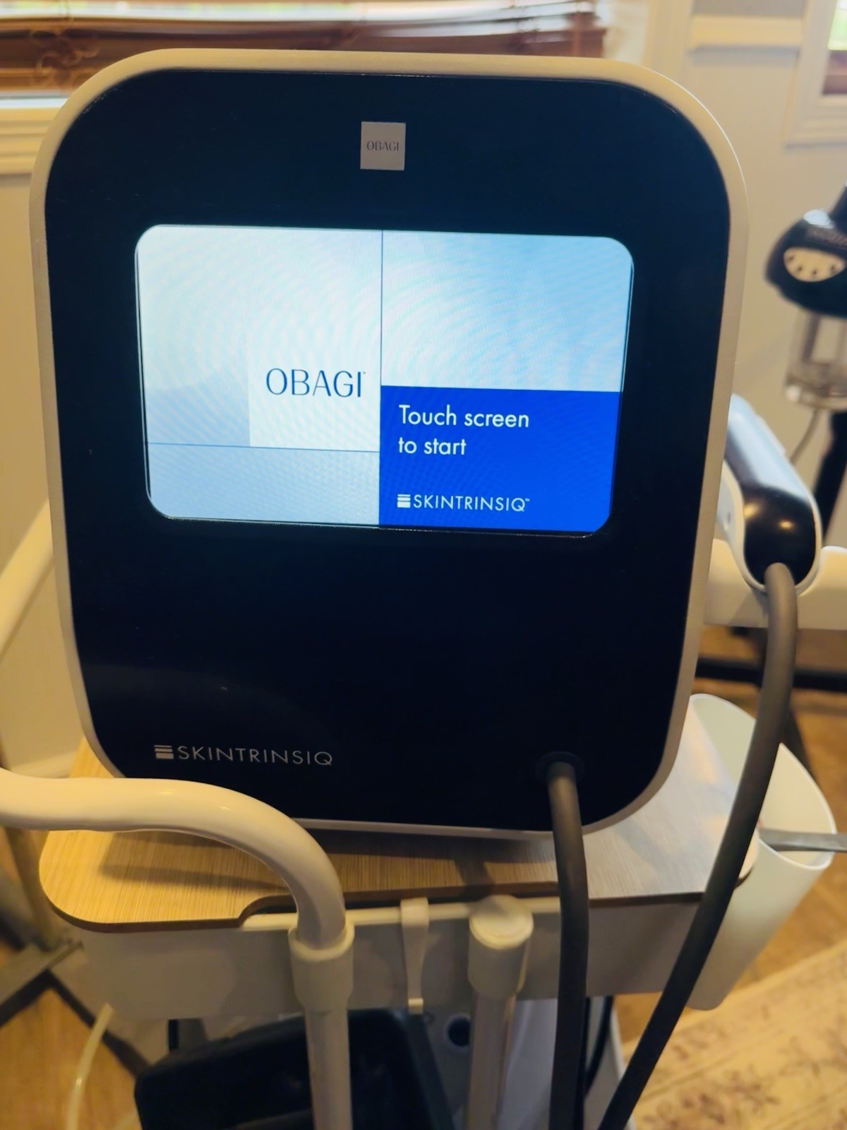 Skintrinsiq Facial Device – Obagi Medical Grade