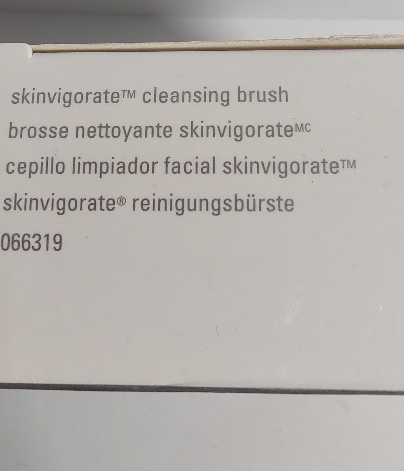 Mary Kay SKINVIGORATE Cleansing Brush with 2 Brush Heads – New Open Box