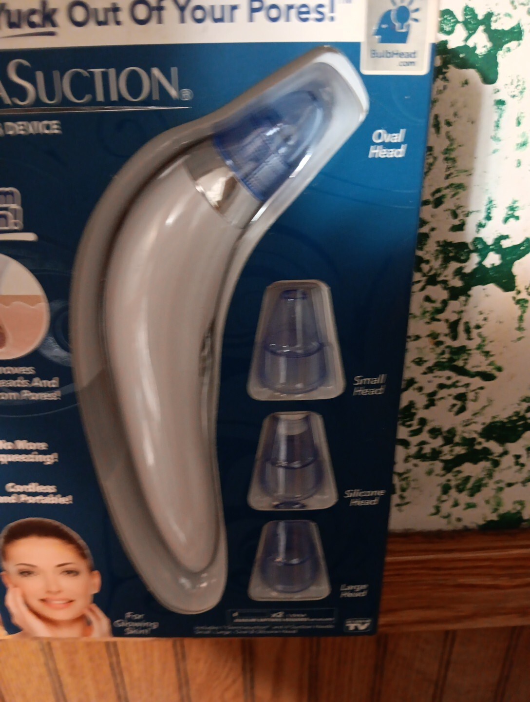 NEW DermaSuction Pore Cleaning Device Blackhead Removal 4 Suction Heads 2 Speeds