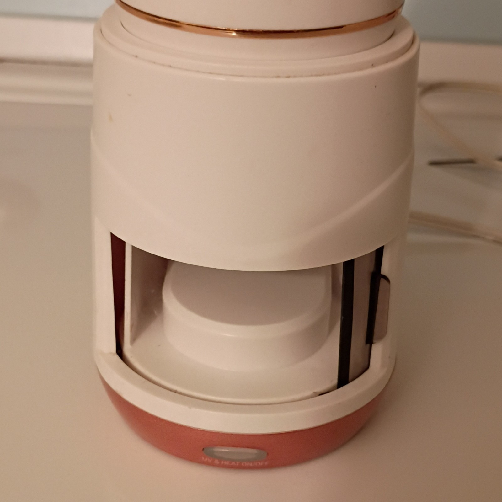 Conair Electric Facial Brush White Removable Head Plastic Powered Device