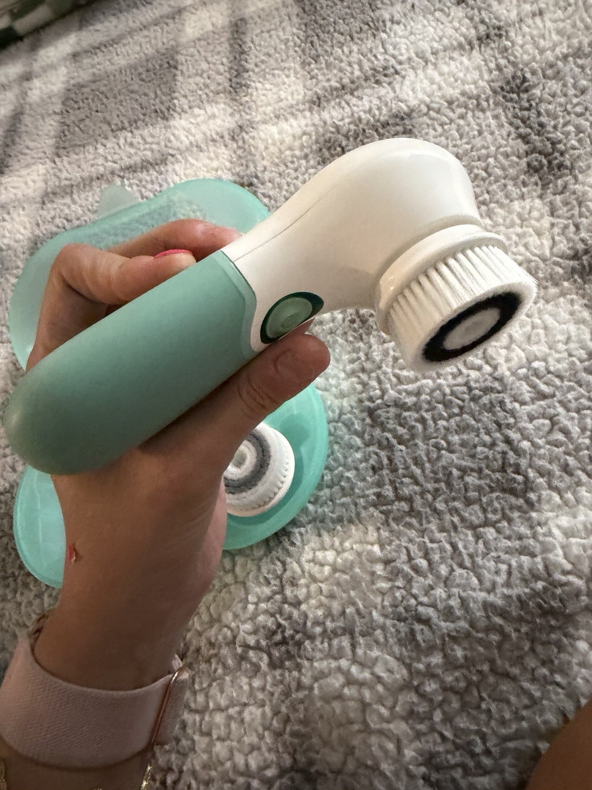 TOUCHBeauty Electric Facial Cleansing Brush 3 Heads Case 2-Speed TB-14838