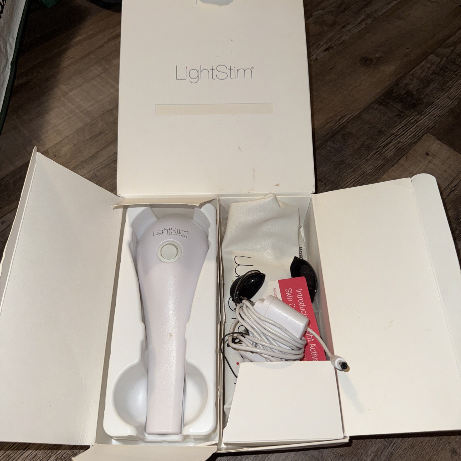 LightStim for Wrinkles & Fine Lines Light Energy Therapy Anti Aging Tested Works