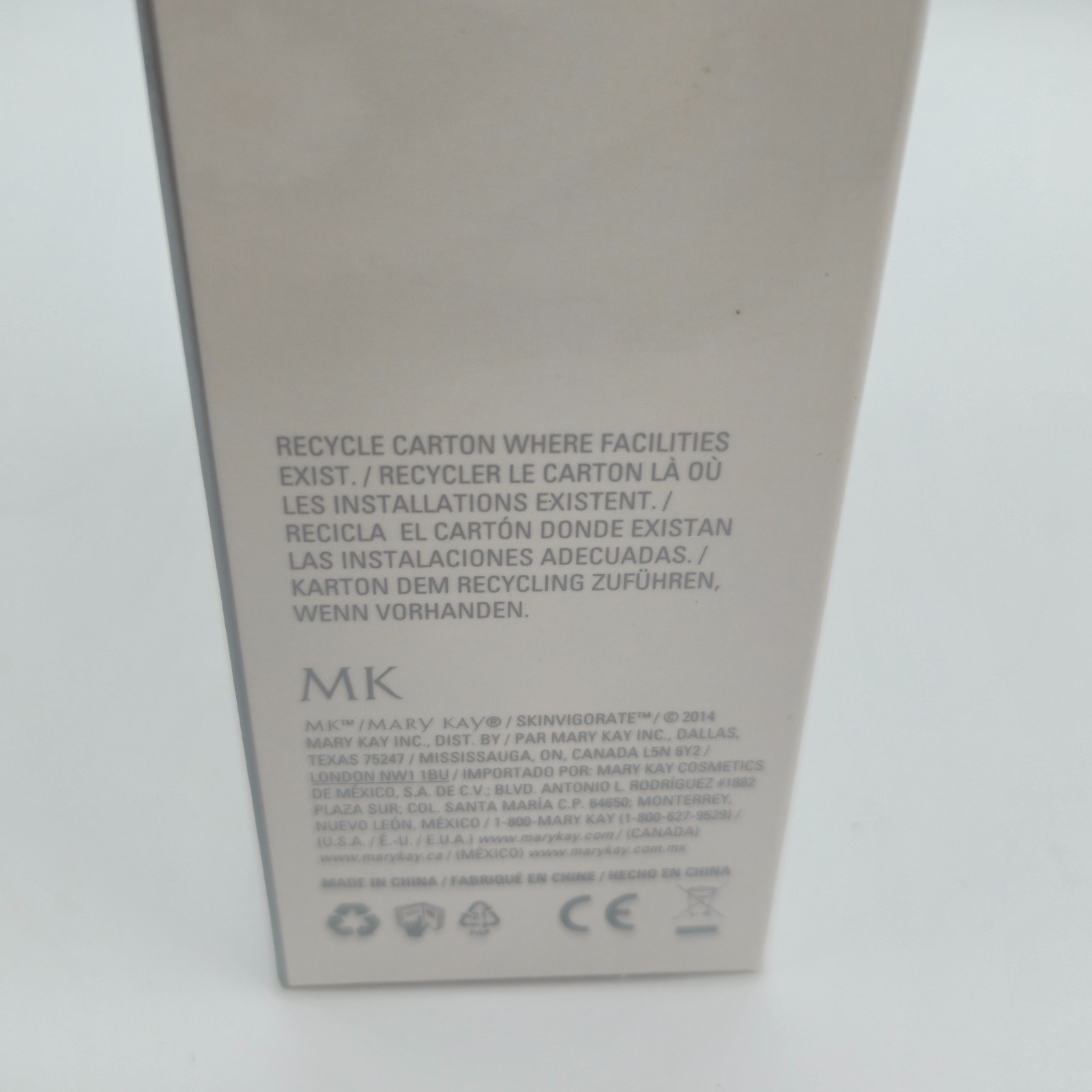 Mary Kay SKINVIGORATE Facial Cleansing Brush with 2 Brush Heads White Pink NIB