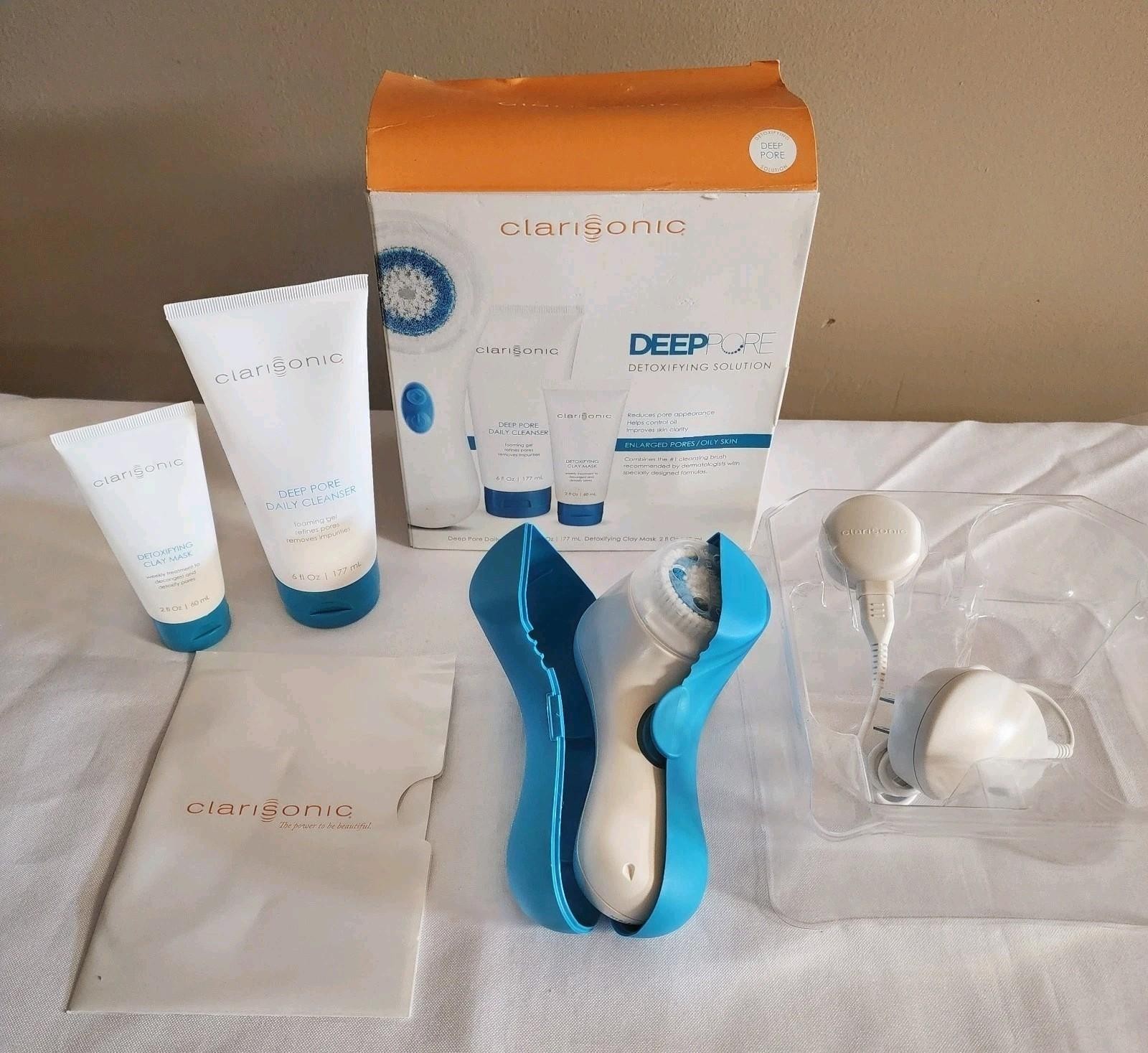 Clarisonic Mia 2 Facial Cleansing System w/ Deep Pore Cleanser Detox Mask NOS.