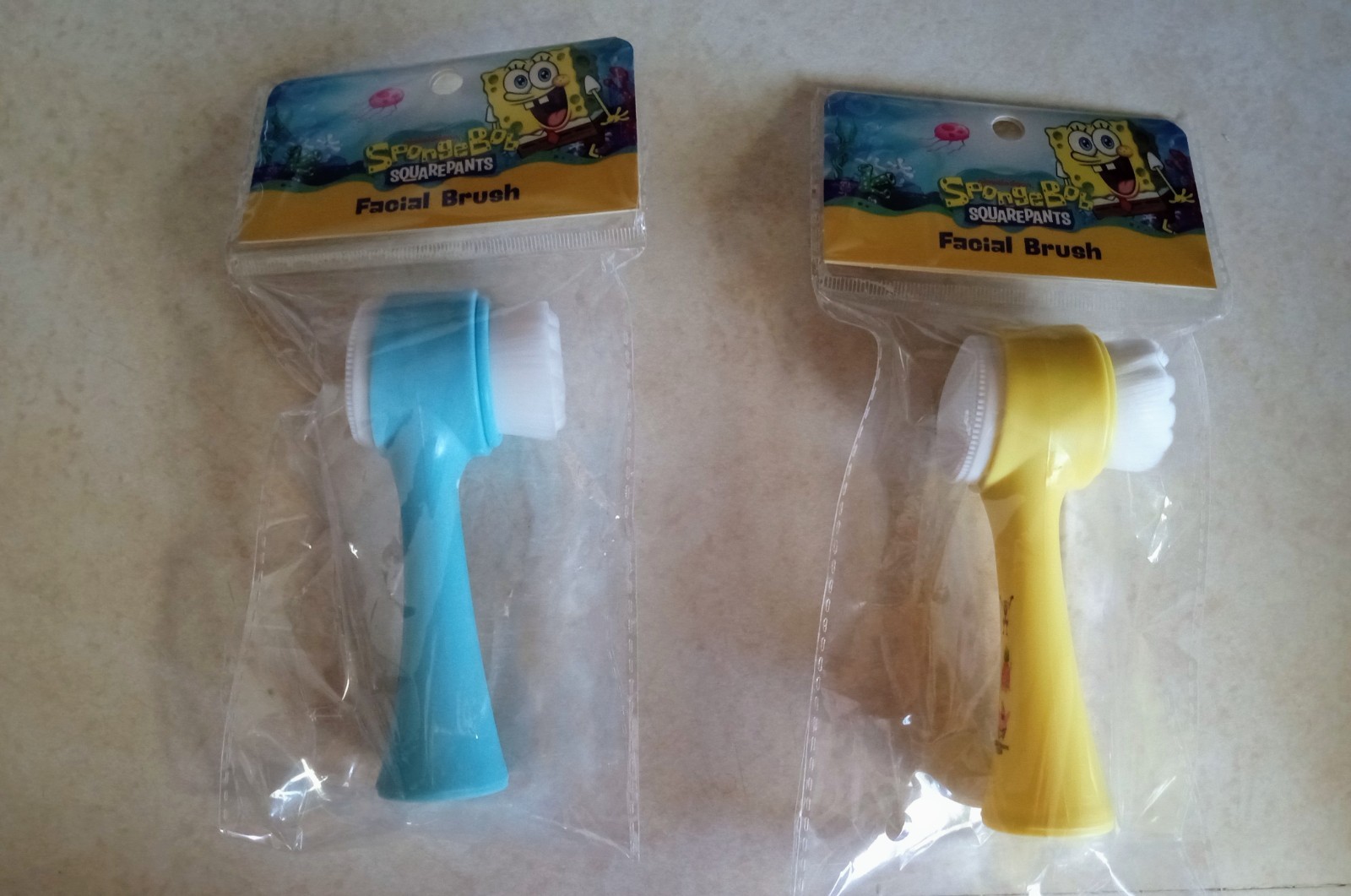 New Spongebob Facial Brush Yellow OR Blue Beauty Exfoliating Facial Scru