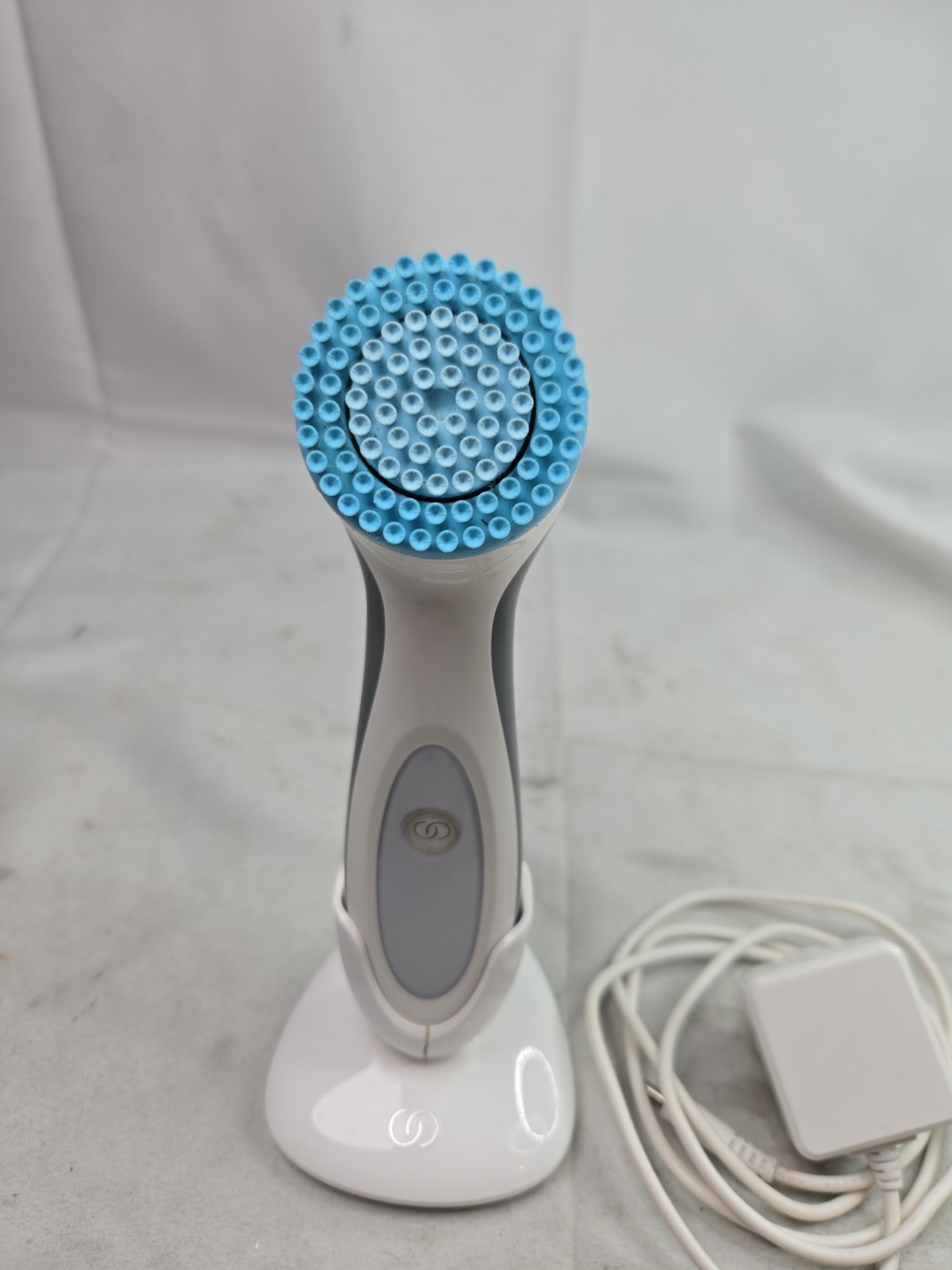 Nu Skin ageLOC LumiSpa Facial Cleansing Device & Charging Base