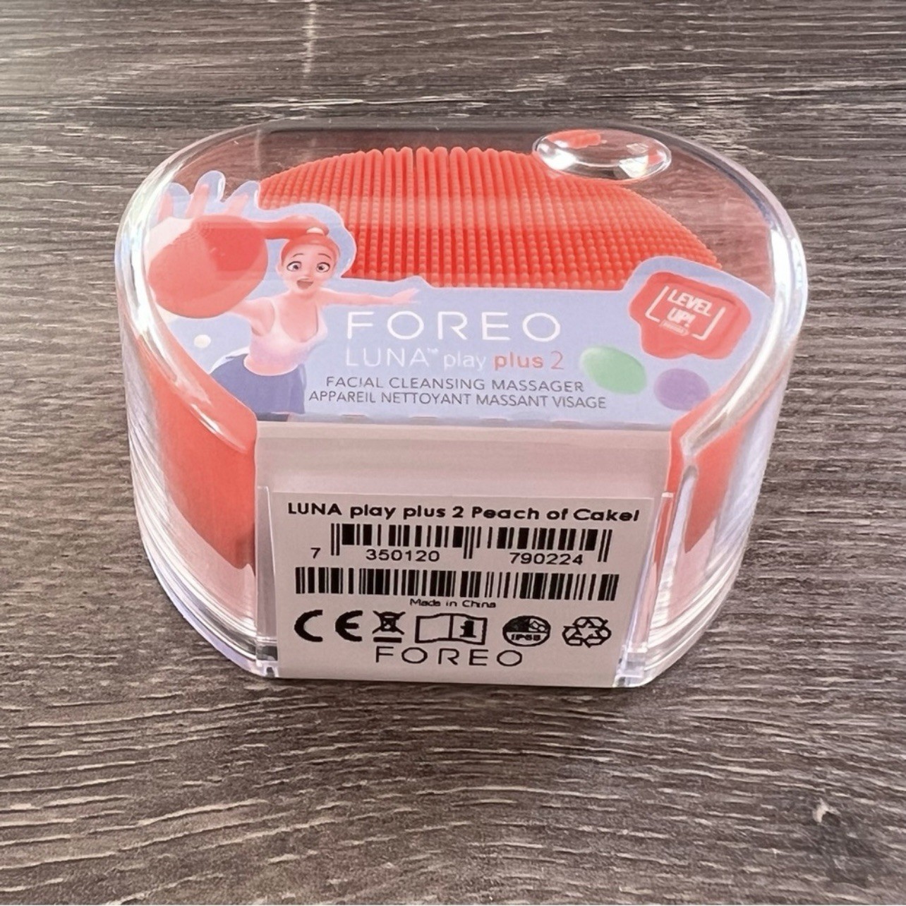 New Foreo Sweden Luna™ Play Plus 2 Peach of Cake Facial Cleansing Massager