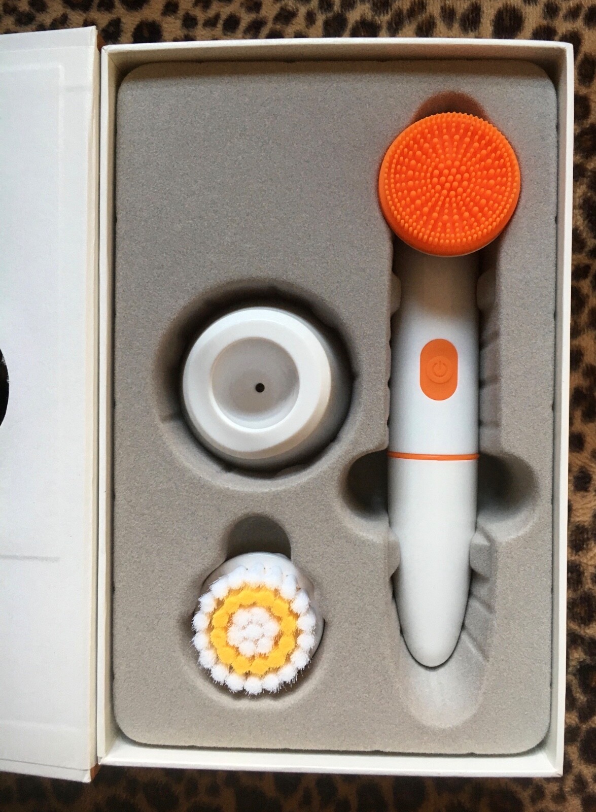 VINE VERA Facial Renewal Brush System, Resveratrol Skin Care, Cleanse, Exfoliate
