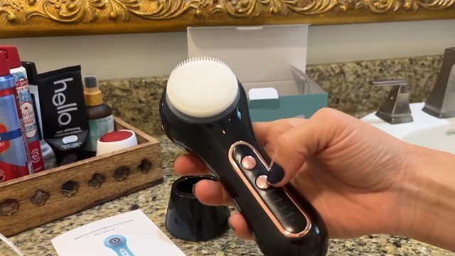 Electric Facial Cleansing Brush – 2-Way Rotating Scrubber, 3 Modes, 5 Heads, Wat