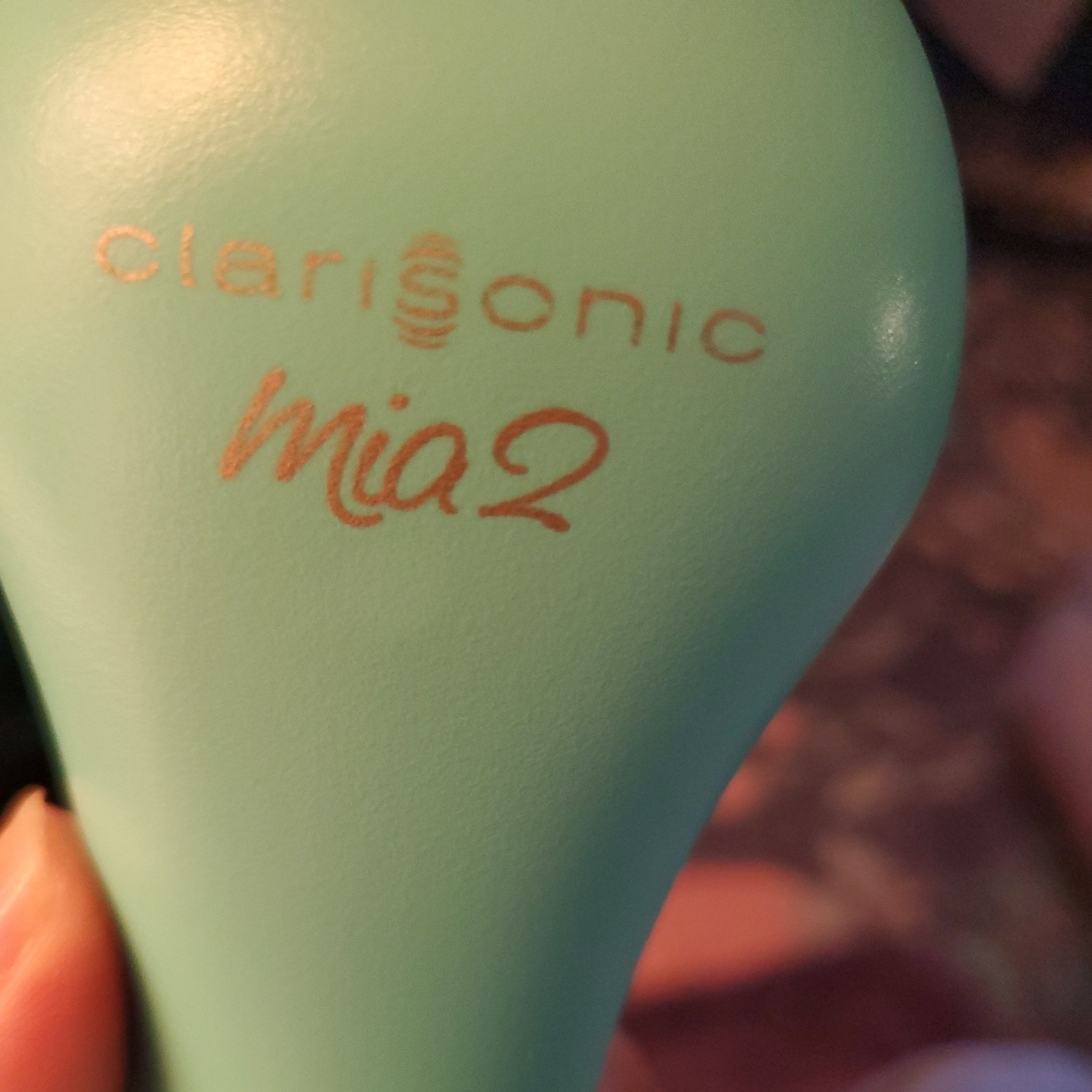 CLARISONIC MIA 2 SKIN CLEANSING DEVICE accessories and travel case included