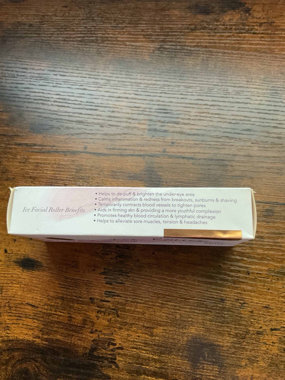 Kitsch Ice Roller for Sensitive Skin Promotes Lymphatic Drainage