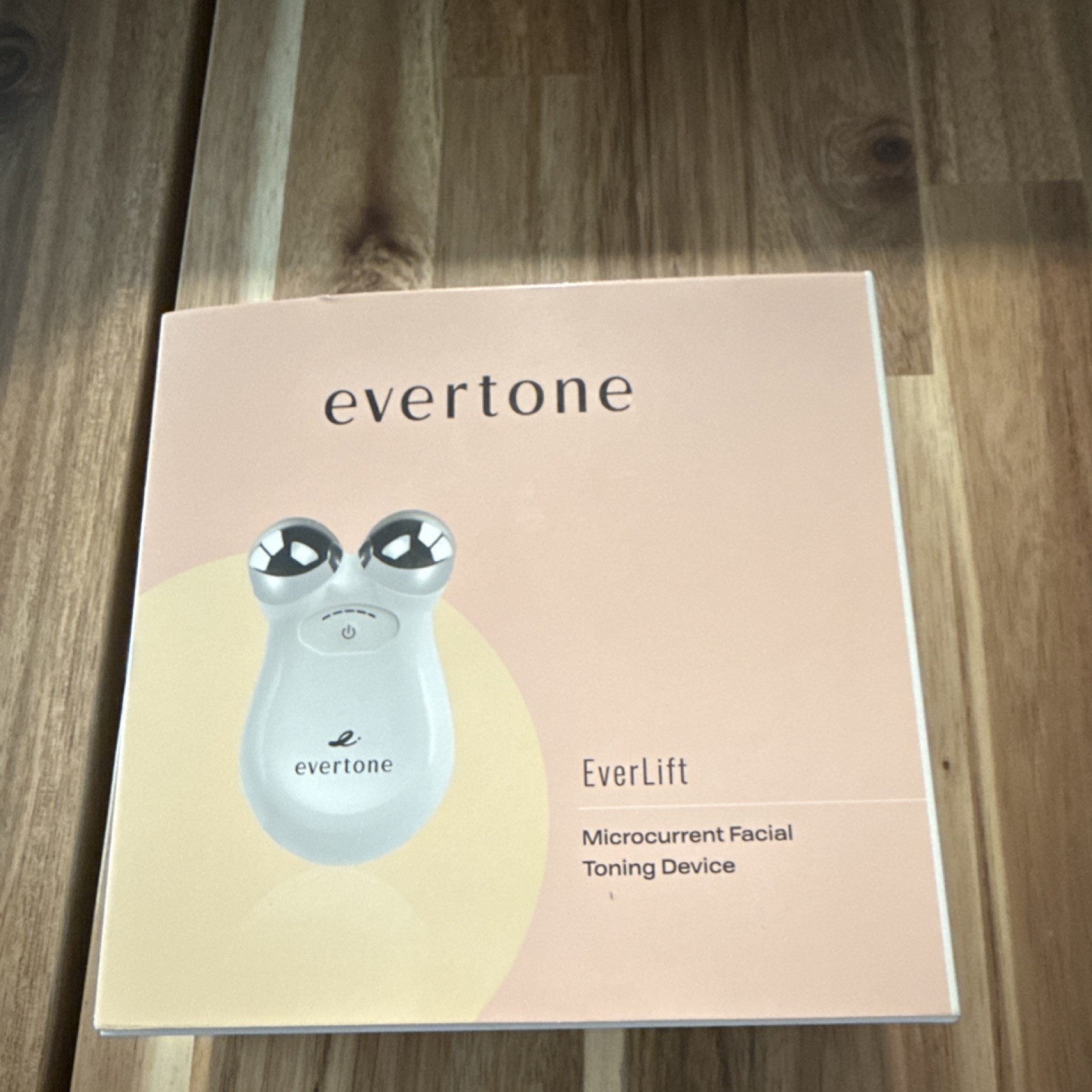 evertone EverLift Microcurrent Facial Device USB White for Wrinkles & Jowls