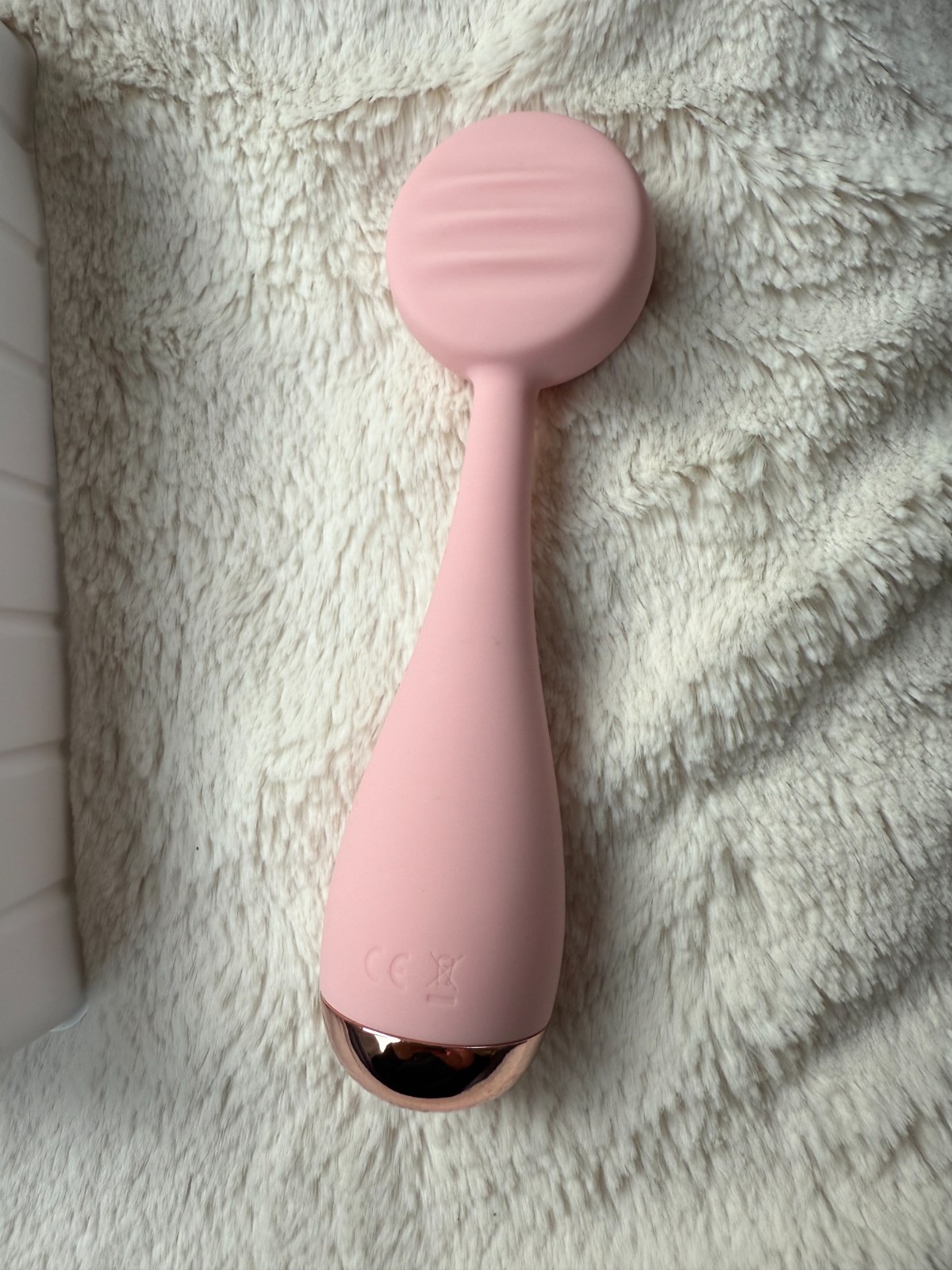 NEW $99 PMD Clean Smart Facial Cleansing Device in Blush (Open Box)