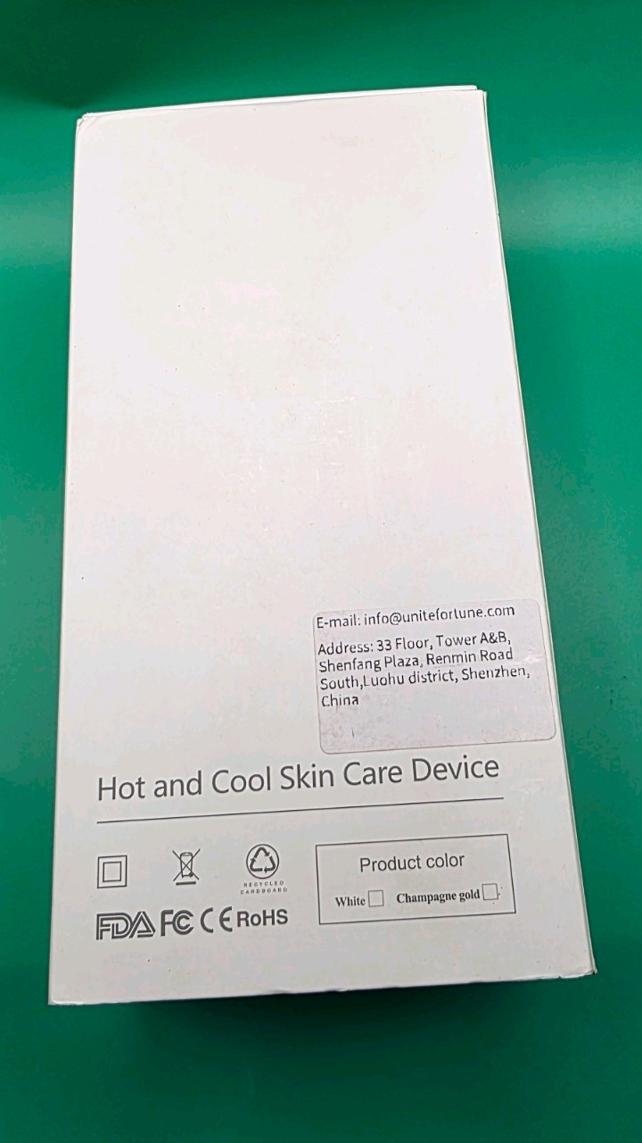 Hot & Cool Facial Massager Skin Care Device Model D002 MPN D002 White