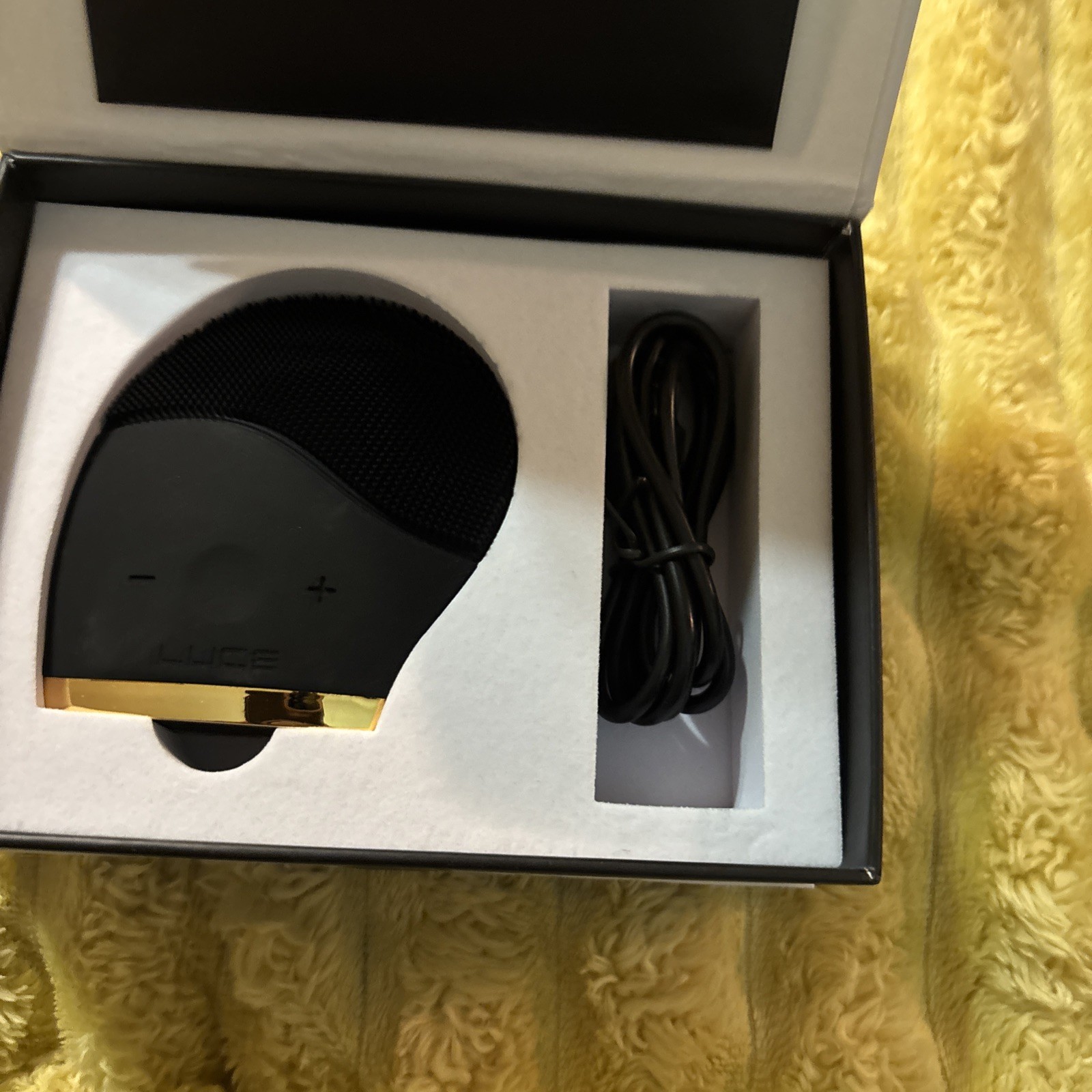 LUCE Facial Cleanser & Anti-Aging Device – New -unused but not sealed