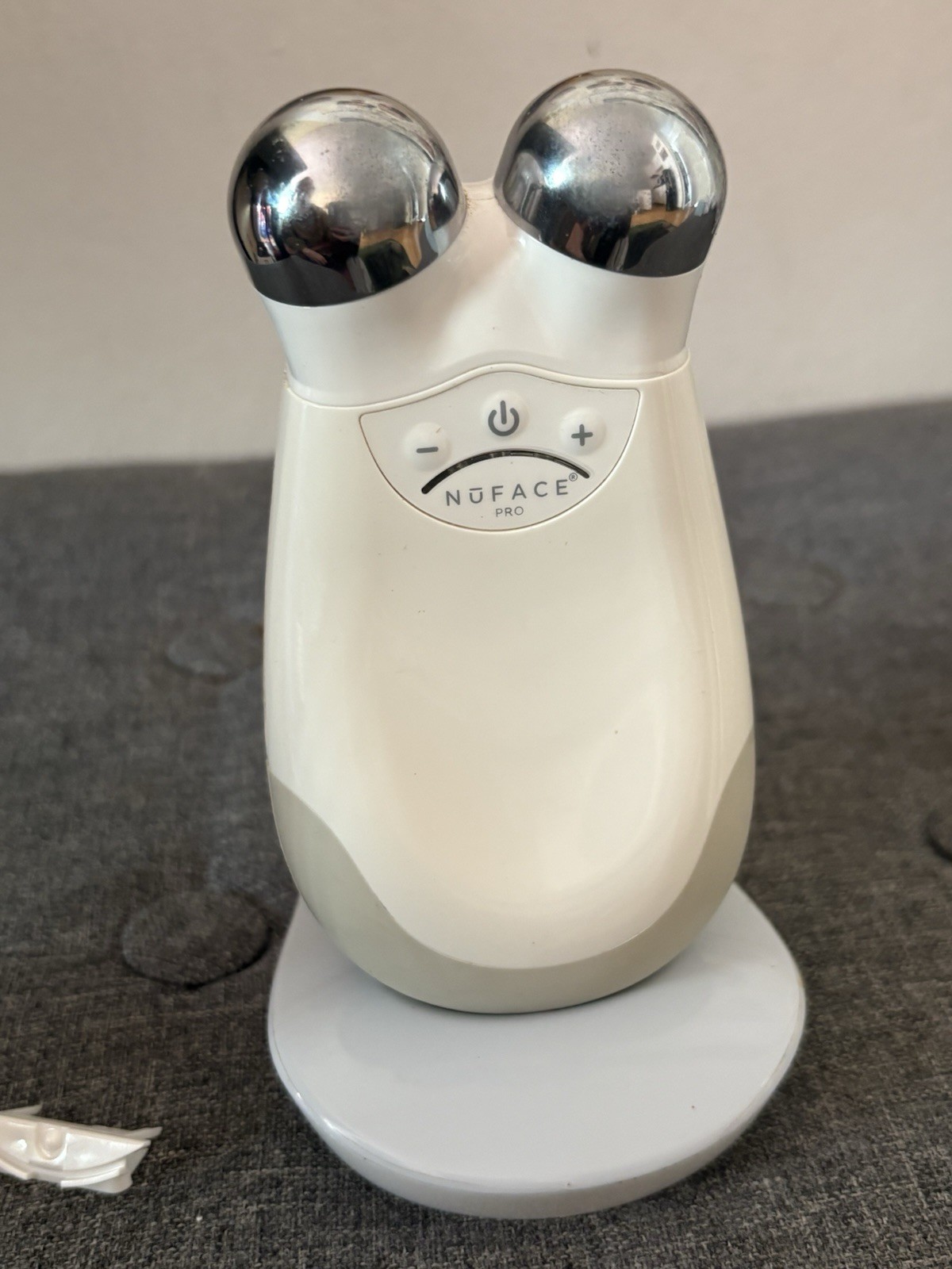 NuFACE Trinity Facial Toning Device Kit – 41097