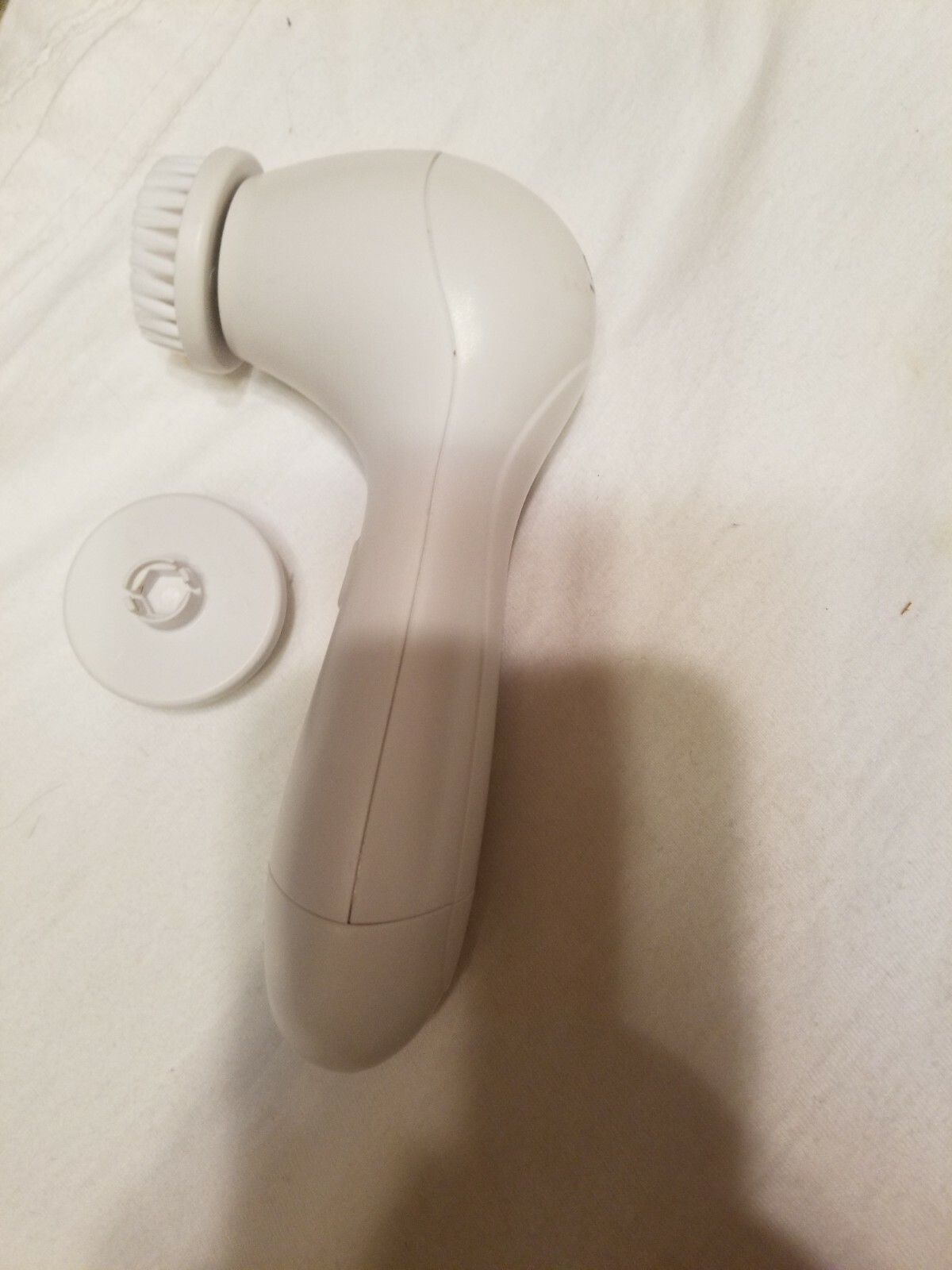 silk’n facial scrubber with 1 replacement head white battery operater