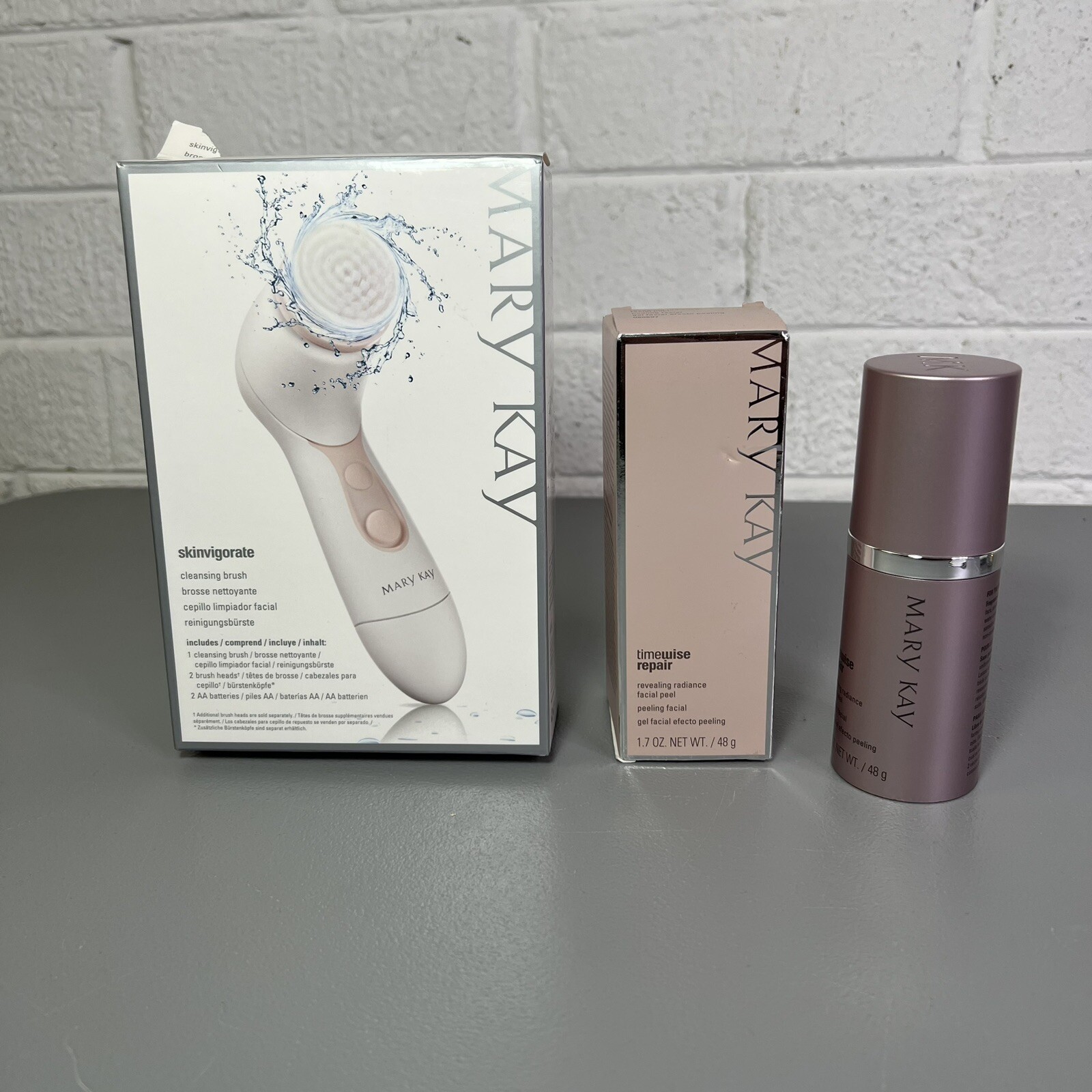 Mary Kay SKINVIGORATE Cleansing Brush with 2 Brush Heads And Time Wise Facial