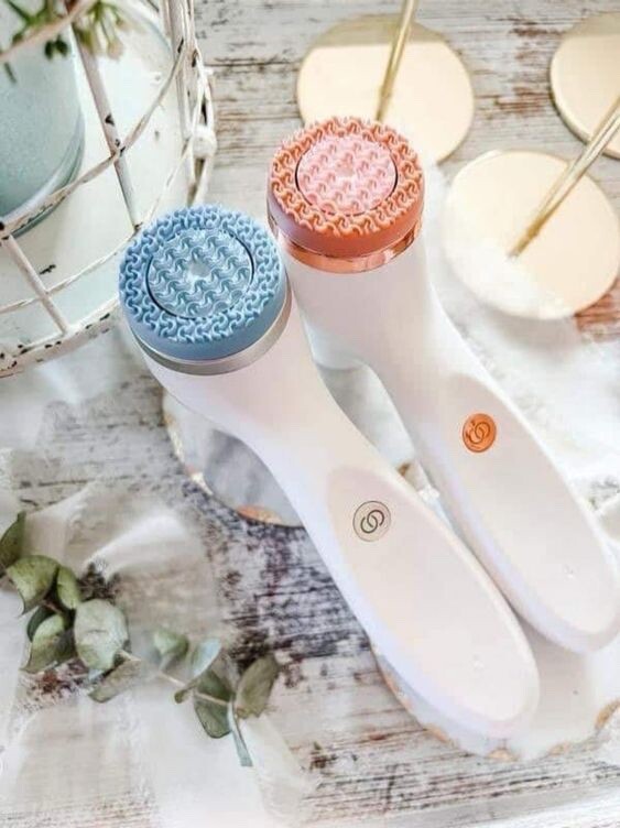 NEW Lumispa iO Rose Gold Device with Magnetic Charger – FREE GIFT INCLUDED! :)
