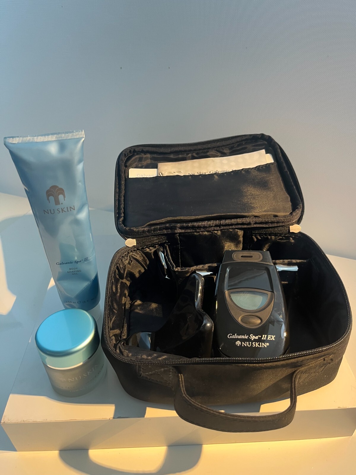 Nu Skin Galvanic Spa II System Facial Equipment Skincare Black EXC w/accessories
