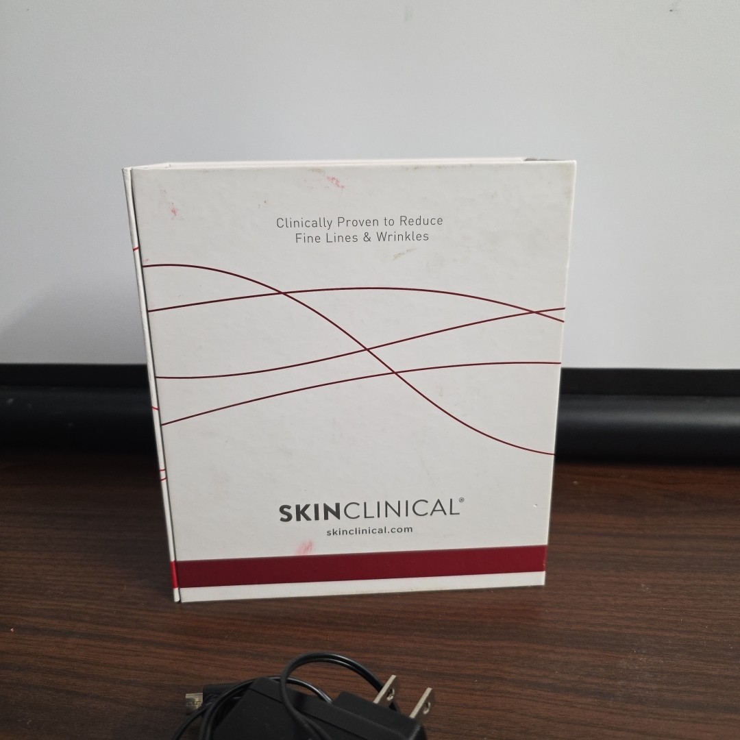 Reverse Skin Clinical LED hand held facial device A