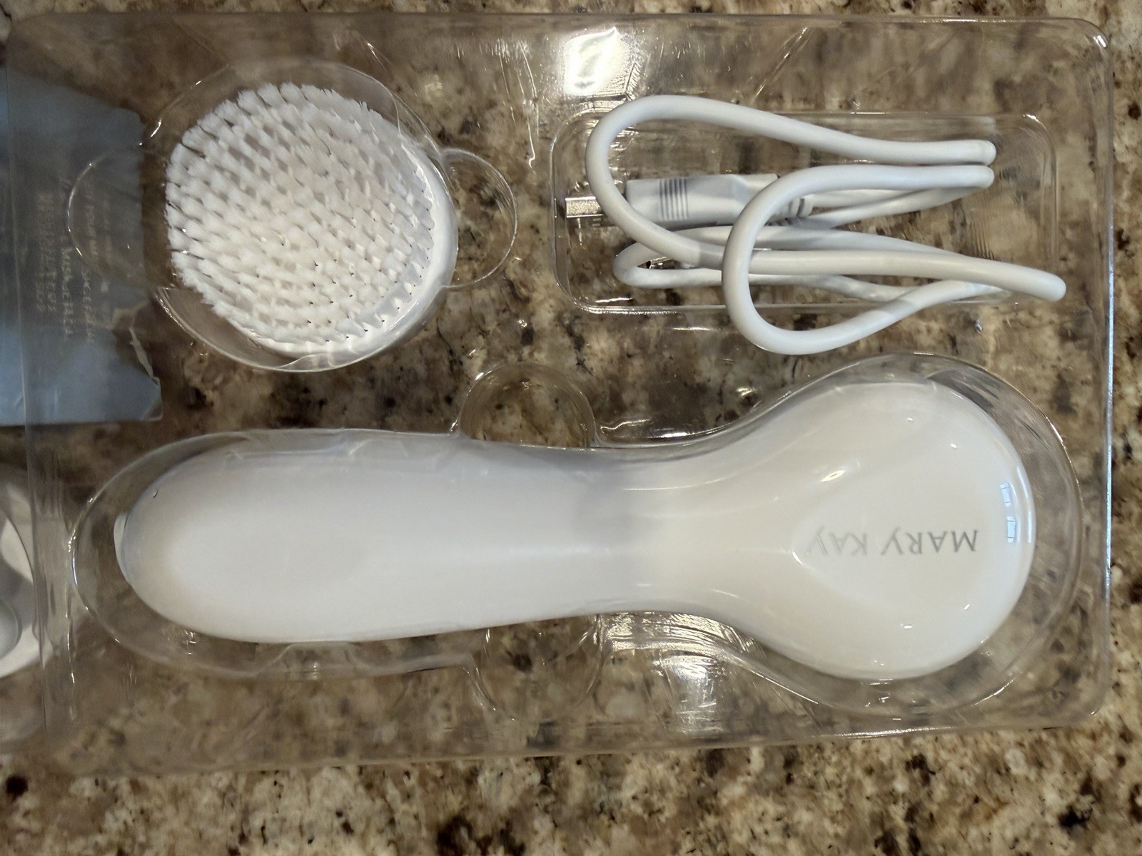 Mary Kay Skinvigorate Sonic Skin Care System Plus Massage Head!