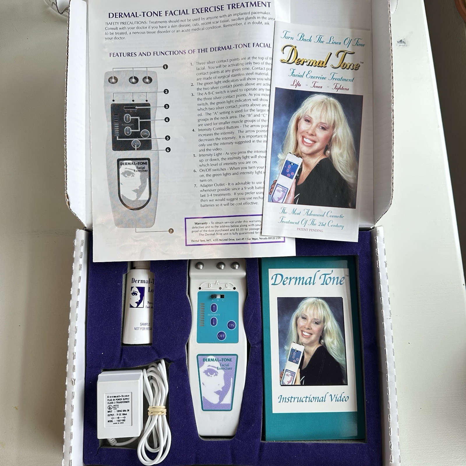 Dermal Tone Facial Exercise Treatment Box Kit Exerciser VHS Video