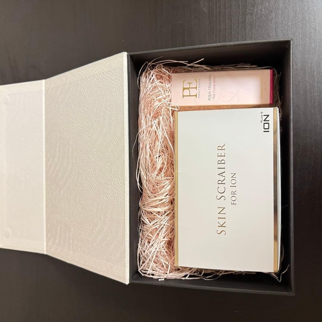 ARTISTIC & CO. SKIN SCRABLER FOR ION Pink Home Skin Care Device From Japan New